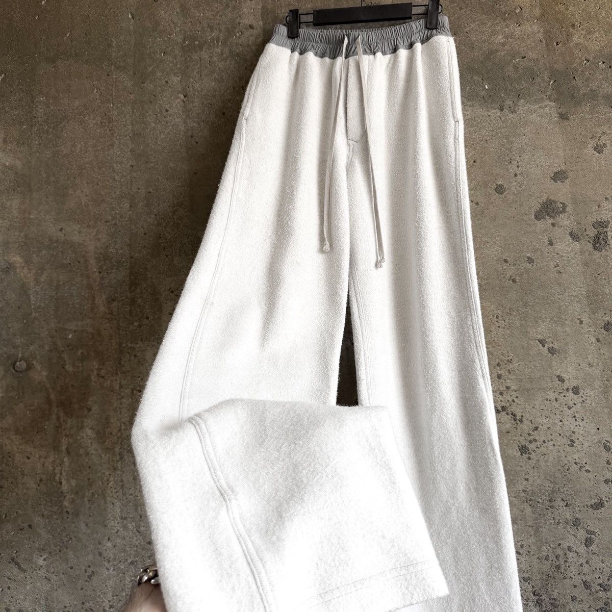 Rick Owens Drkshdw Rick Owens DRKSHDW AW20 Inside Out Reverse Wide Sweatpants Size US 32 / EU 48 - 4 Thumbnail