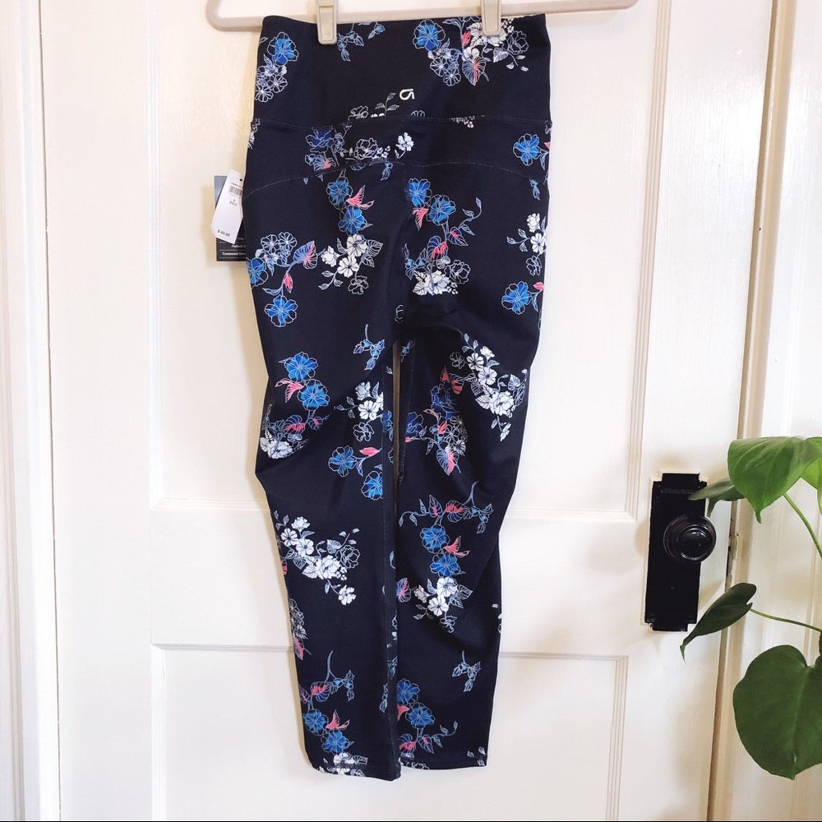 Gap GAP Fit High-Rise Blue Floral Compression Leggings Size 27" / US 4 / IT 40 - 2 Thumbnail