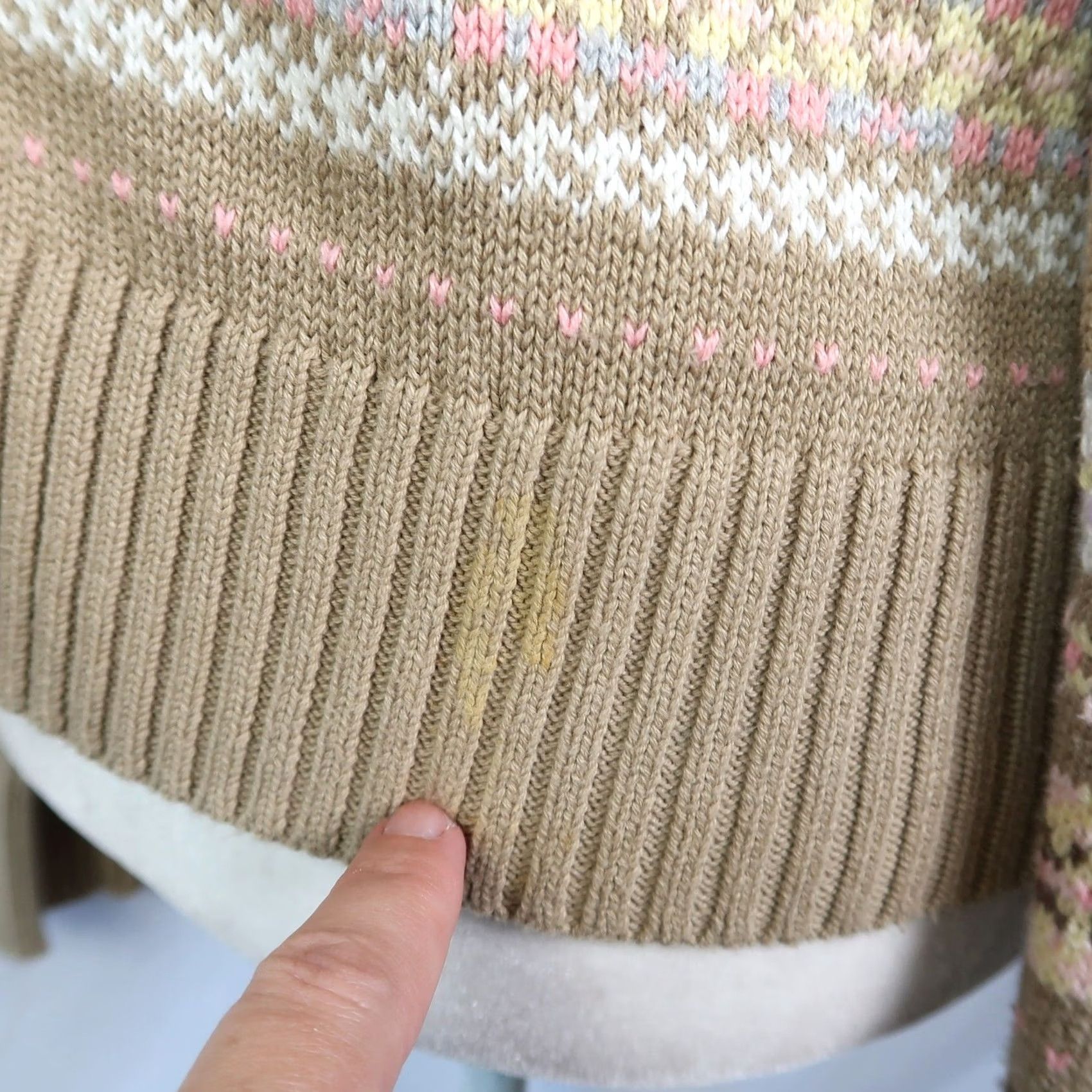 Liz Claiborne VINTAGE 90s Liz Claiborne Cardigan Sweater Fair Isle Geometric Tan M Women Long Sleeve Knit oversized? Size M / US 6-8 / IT 42-44 - 6 Thumbnail