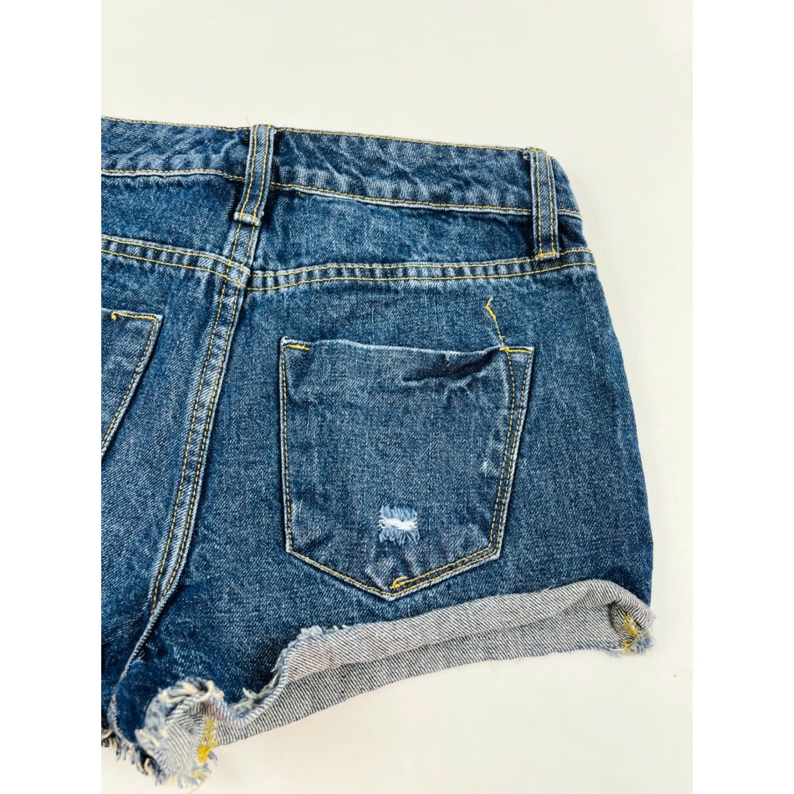 Mossimo Mossimo Shorts Women's 00/24 Blue Denim Distressed High Rise Cut-Off Short Size 26" / US 2 / IT 38 - 4 Thumbnail