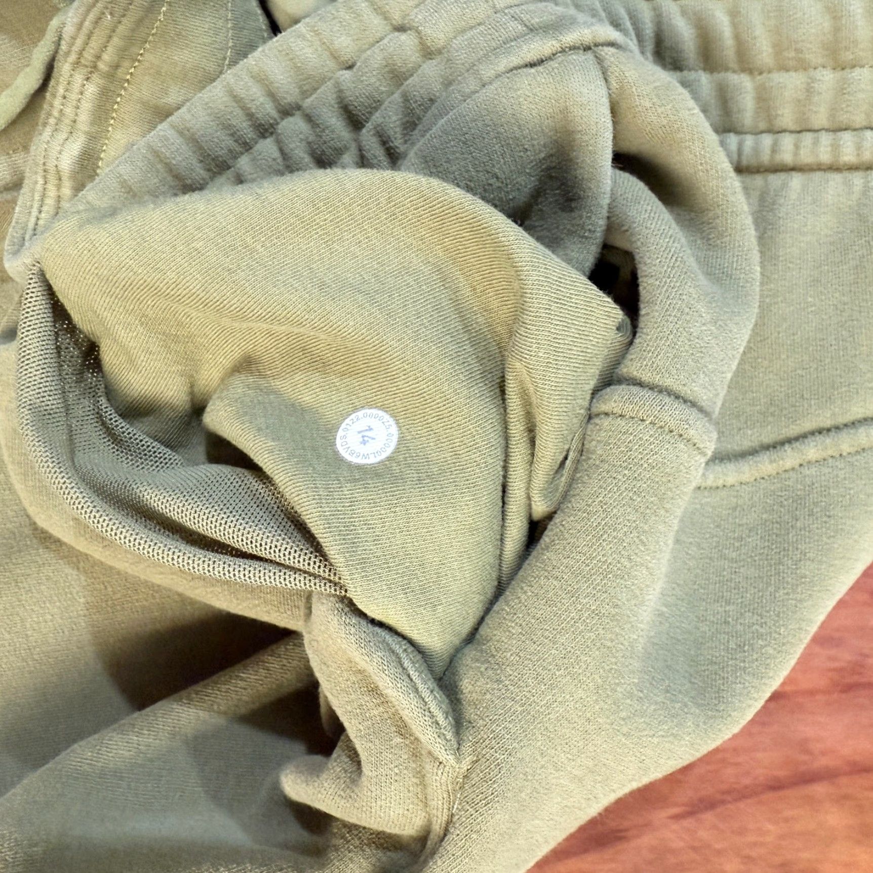 Lululemon Lululemon Women’s Pants 14 High Rise Cotton Wide-Leg Athletic Sweatpants Green Capris" Size 36" / US 14 / IT 50 - 4 Thumbnail