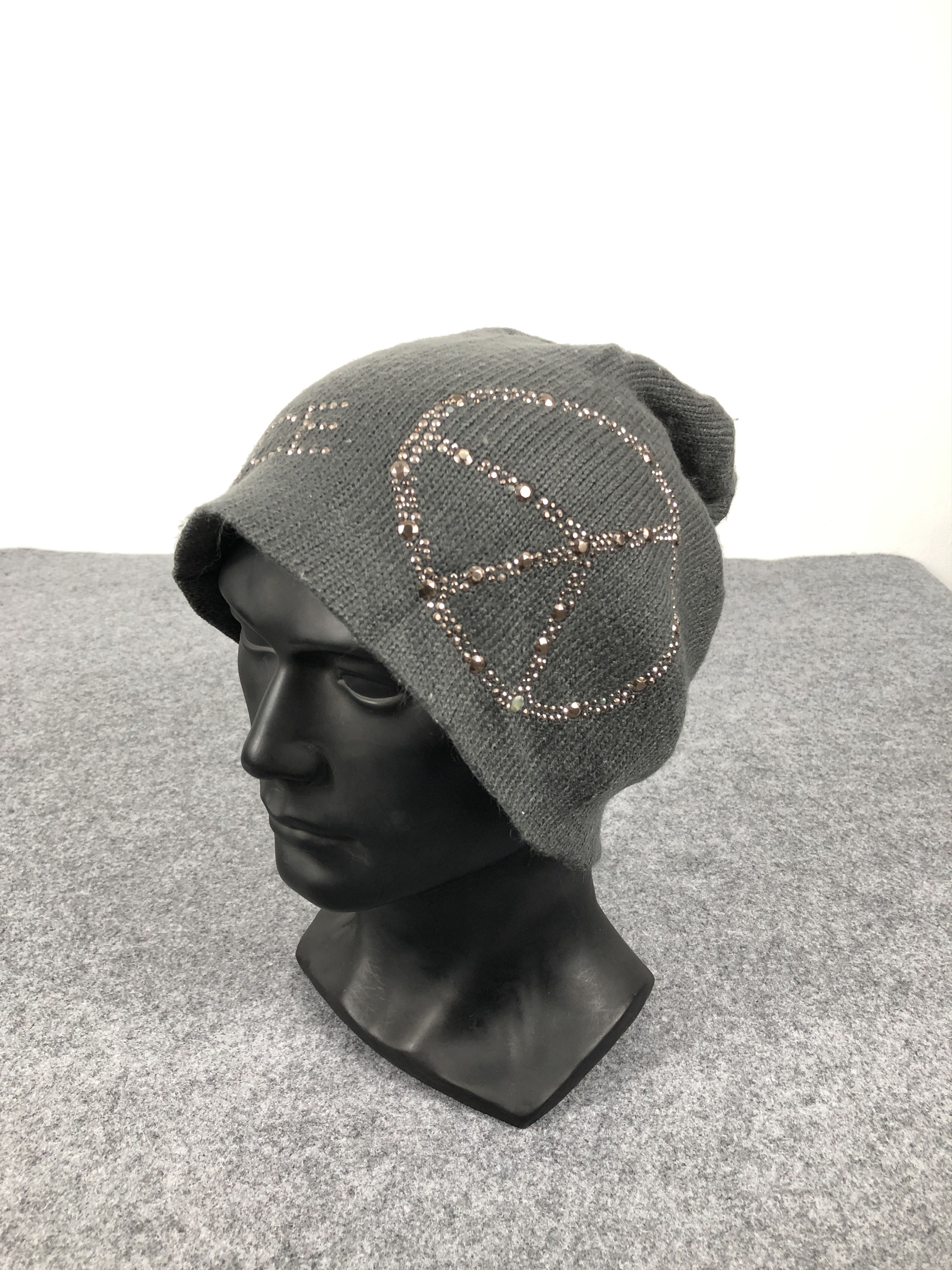 Vintage Vintage Japanese Brand Peace Beanie / Snow Hat / Snow Cap Size ONE SIZE - 1 Thumbnail