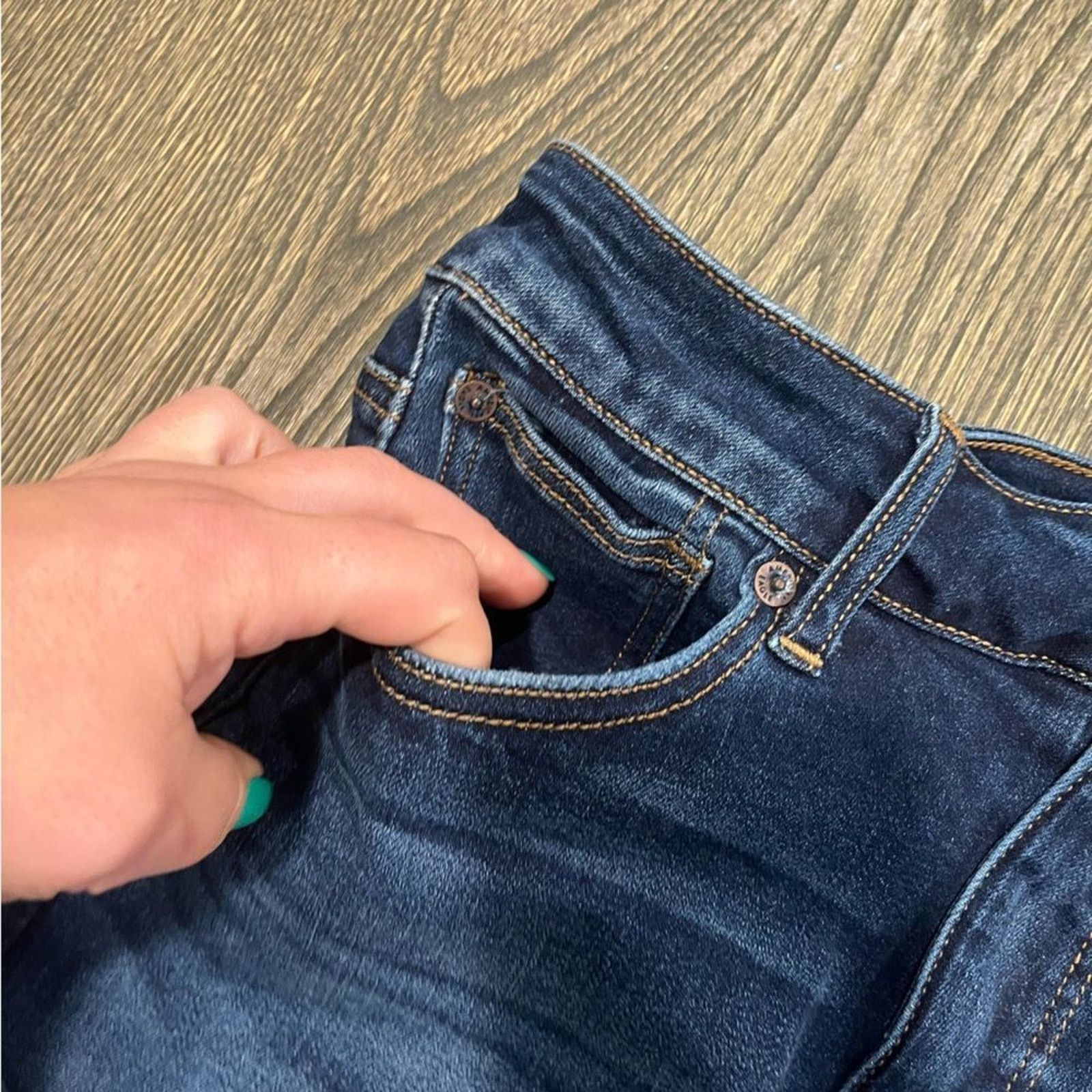 American Eagle Outfitters American Eagle Hi-Rise Mini Skirt Whisker Raw Hem Denim 4 Size 27" / US 4 / IT 40 - 3 Thumbnail