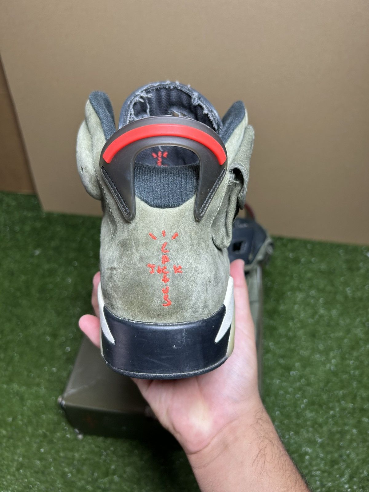 Jordan Brand × Travis Scott Jordan 6 Travis Scott Olive Size US 11.5 / EU 44-45 - 9 Thumbnail