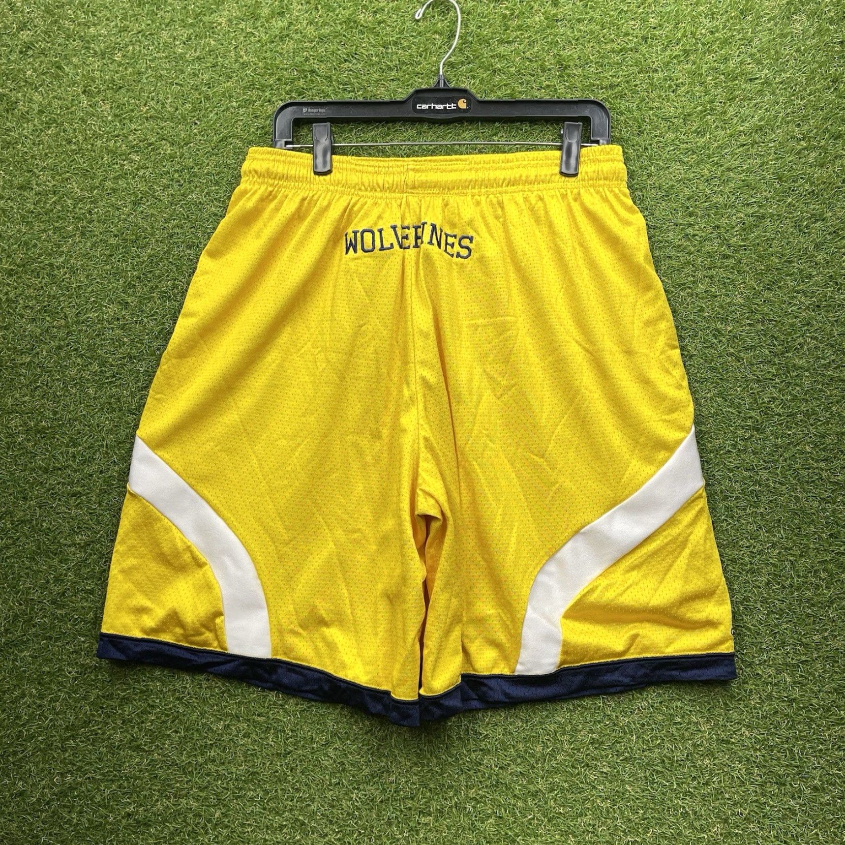 Adidas VINTAGE adidas Shorts Mens L Team Issued Basketball Y2K Michigan Wolverines Logo Embroidered Yellow Jersey Material Size US 33 - 2 Thumbnail
