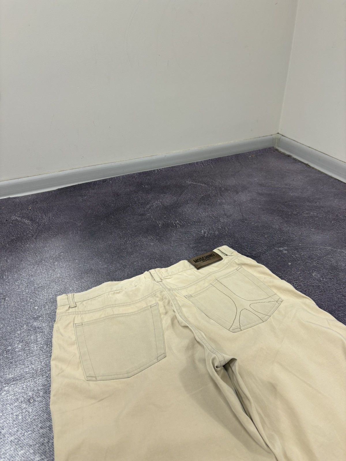 Moschino Vintage Moschino Jeans Casual Cream Luxury Shorts Size US 36 / EU 52 - 4 Thumbnail
