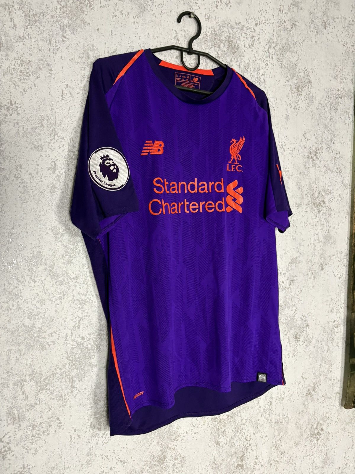 New Balance Liverpool FC 2018/19 Third Jersey Kit Keita #8 New Balance L Size US L / EU 52-54 / 3 - 2 Thumbnail