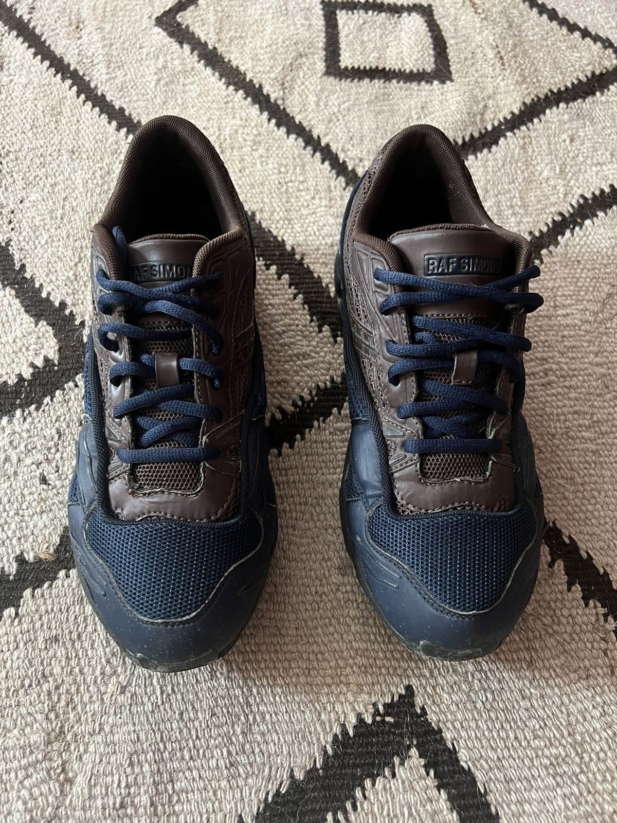 Raf Simons Raf Simons ASICS 2012 low top running sneaker Size US 11 / EU 44 - 2 Thumbnail