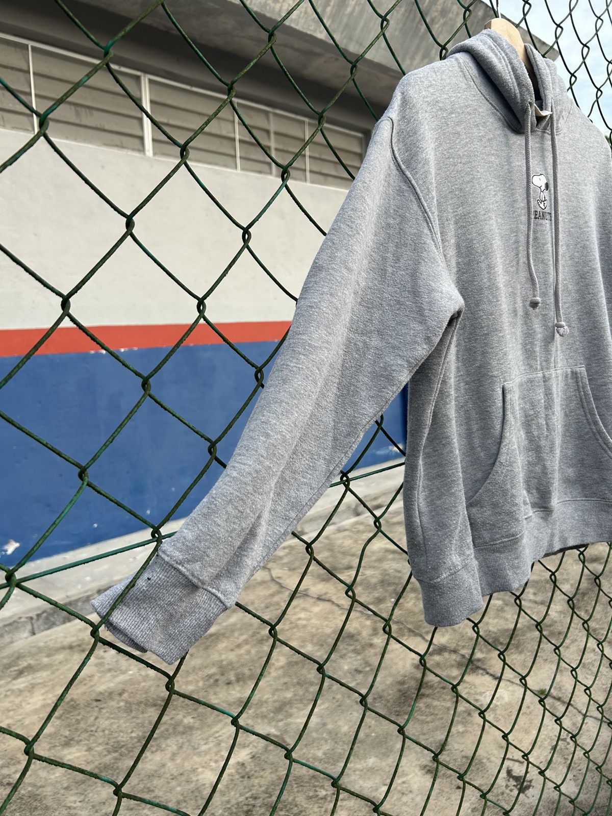 Peanuts Vintage Peanuts Pullover Hoodie Center Logo Size US L / EU 52-54 / 3 - 3 Thumbnail