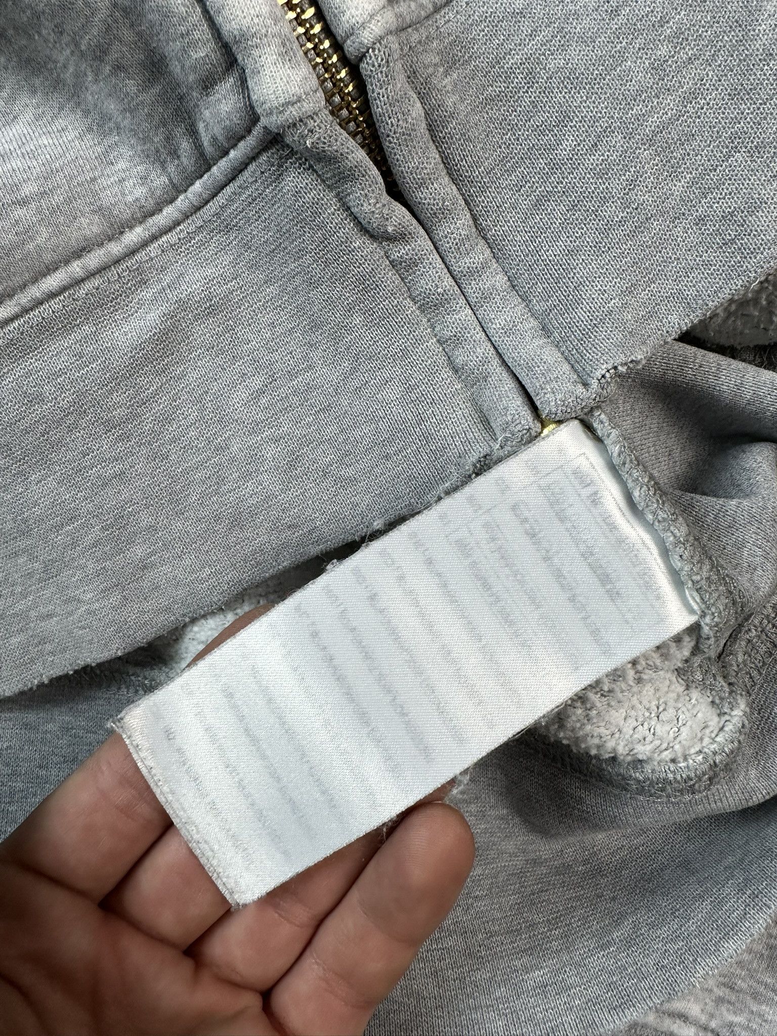 Carhartt 00s Carhartt Trashed Distressed Workwear Zip Hoodie Size US S / EU 44-46 / 1 - 13 Thumbnail