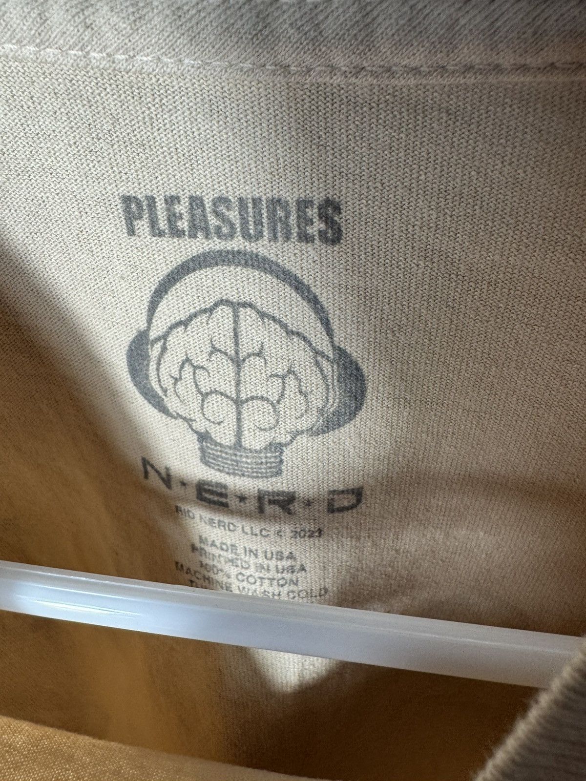 Pleasures Pleasures x n.e.r.d tee Size US S / EU 44-46 / 1 - 3 Thumbnail