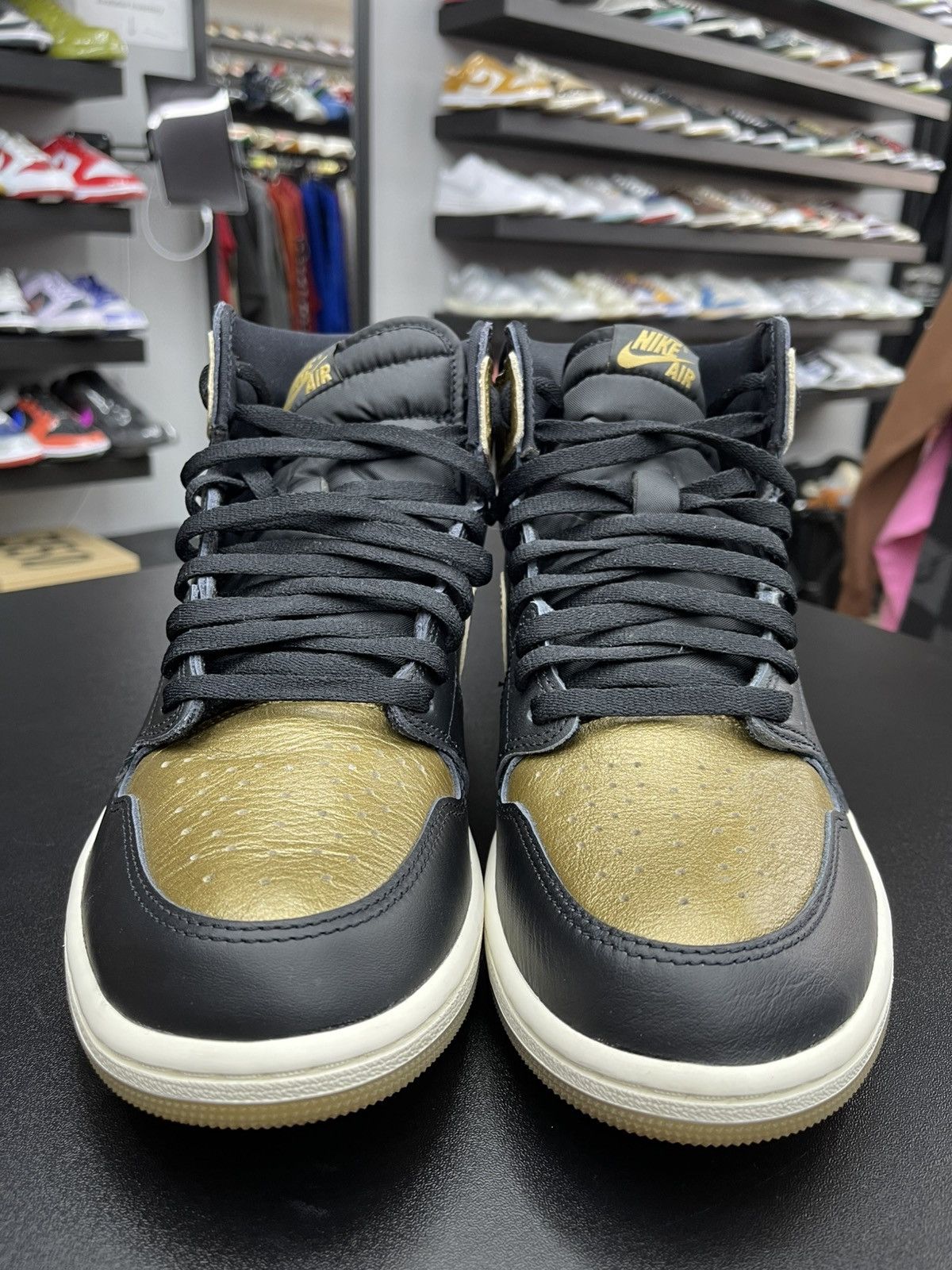Jordan Brand Size 11 - Jordan 1 High Black Metallic Gold Size US 11 / EU 44 - 2 Thumbnail