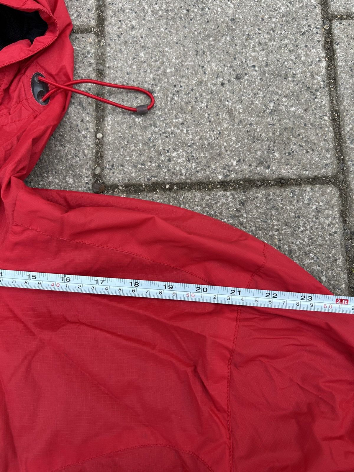 Oakley Oakley Vintage red Hooded Windbreaker Jacket Nylon Jacket Size US L / EU 52-54 / 3 - 18 Thumbnail