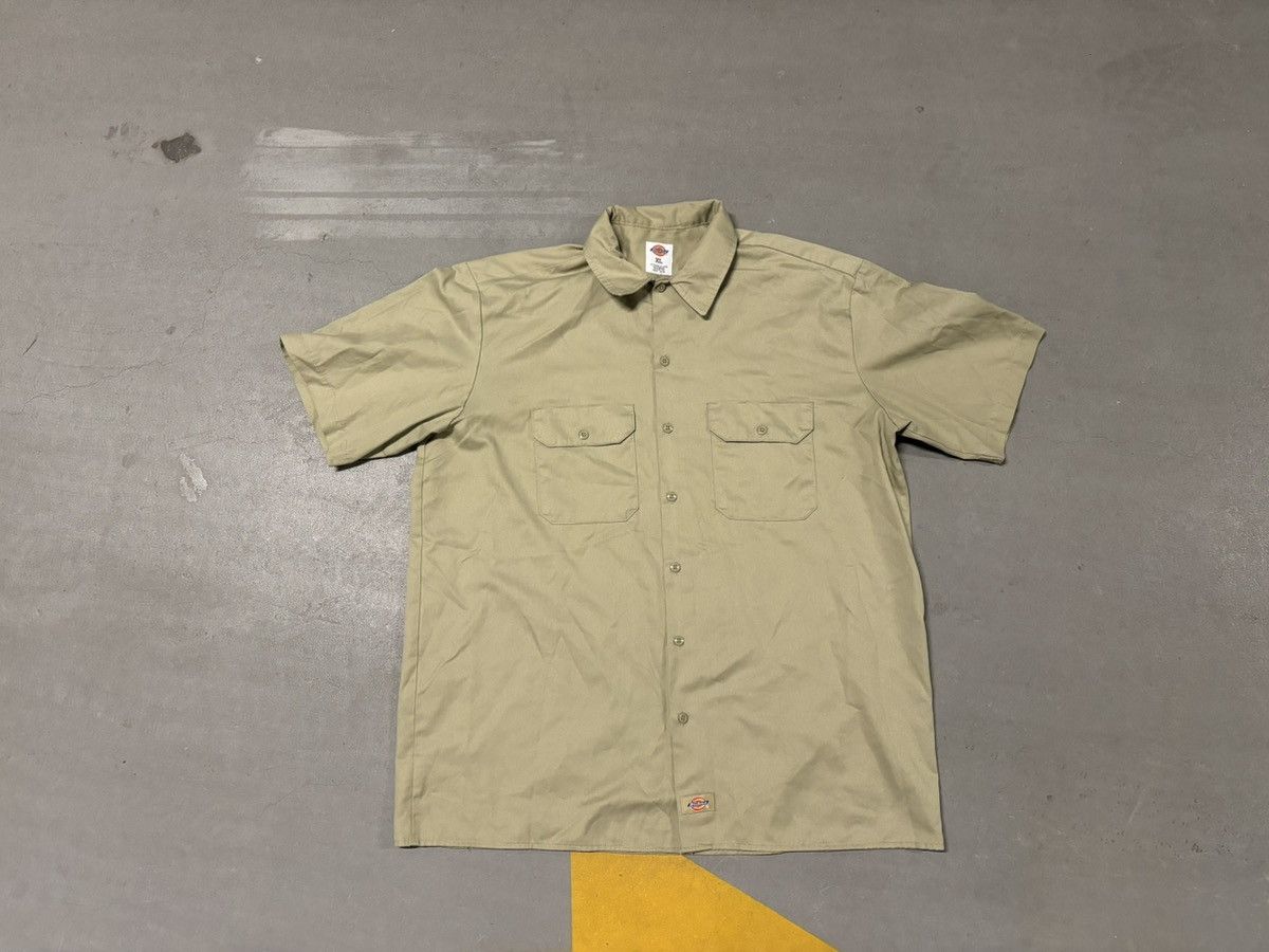 Dickies × Vintage Vintage Dickies Buttons Up Workwear Shirt Olive 90s Size US XL / EU 56 / 4 - 1 Thumbnail