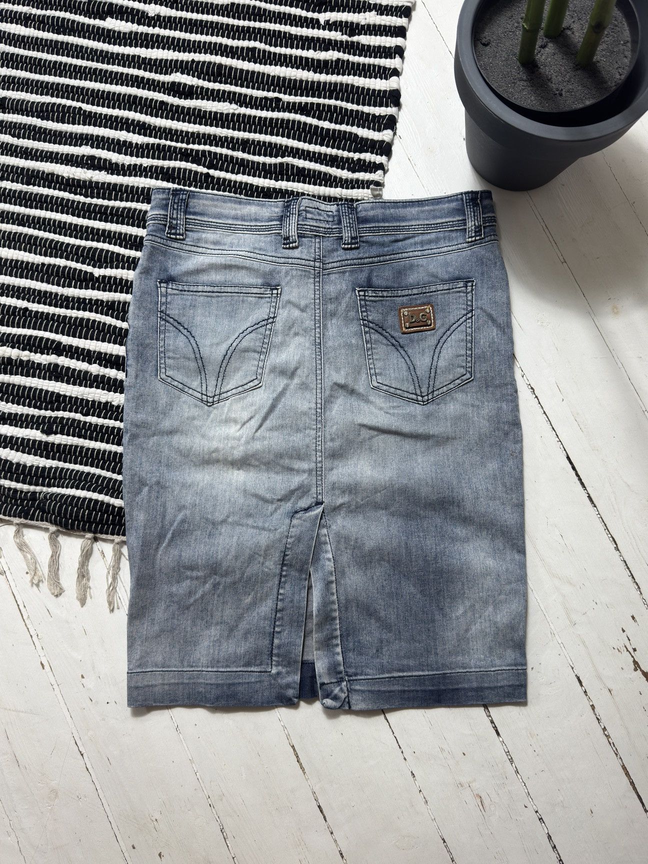 Dolce & Gabbana VINTAGE DOLCE&GABBANA 2000s MIDI DENIM SKIRT Size 29" - 1 Thumbnail