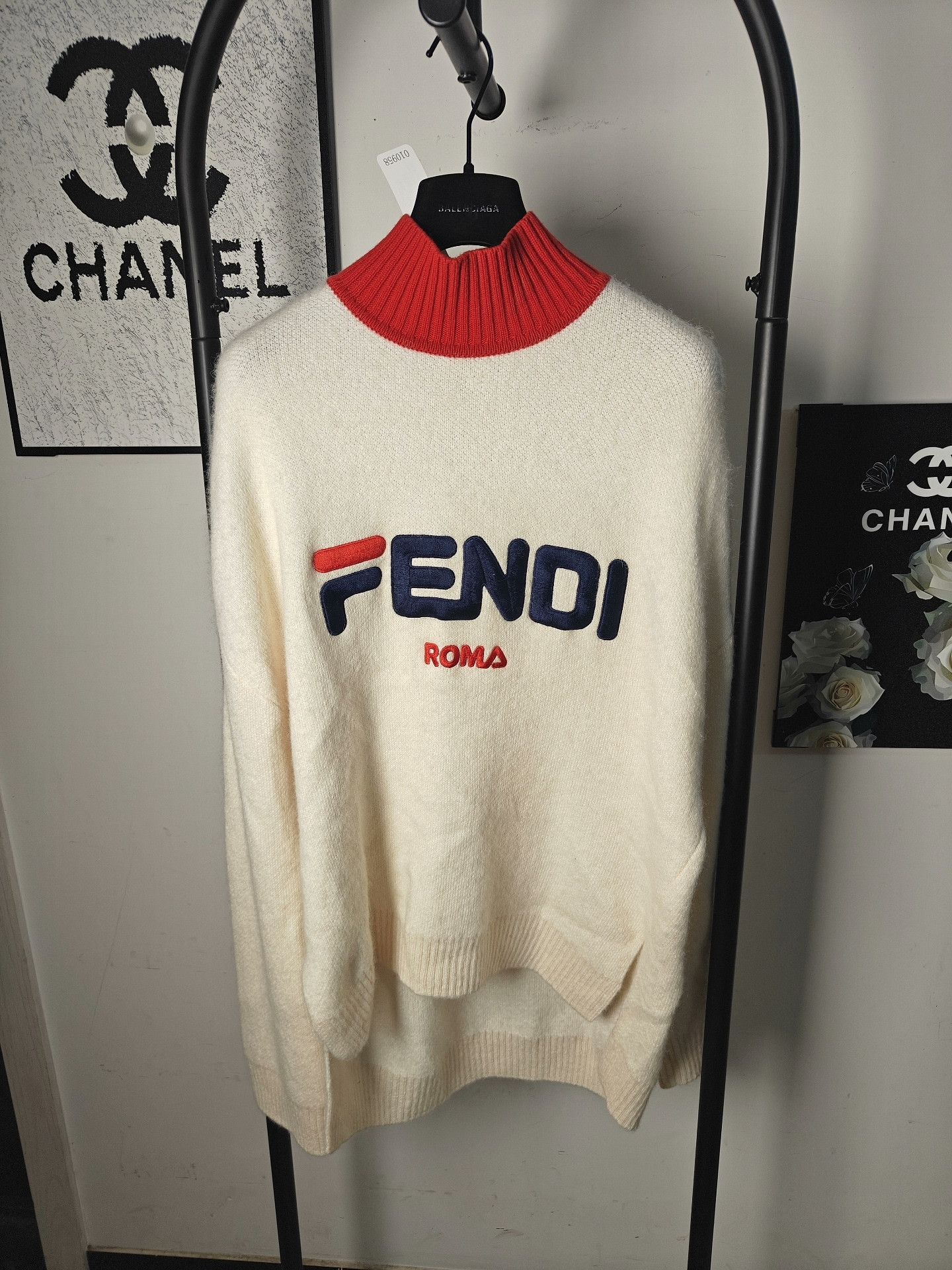 Fendi Fendi Knit White Sweater XL Women Size XL / US 12-14 / IT 48-50 - 1 Thumbnail