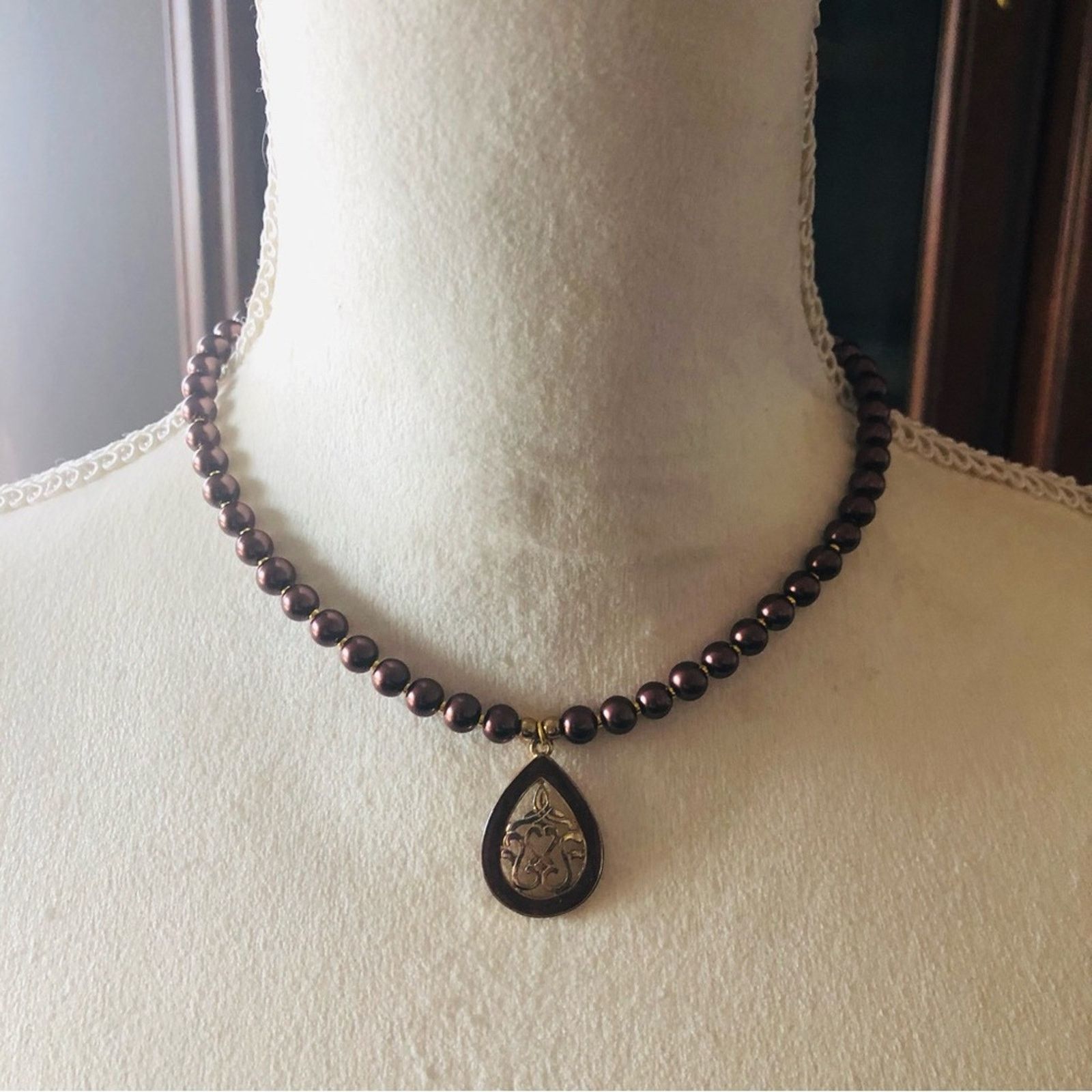 Handmade Handcrafted repurpose filigree medallion Pearl necklace Size ONE SIZE - 3 Thumbnail