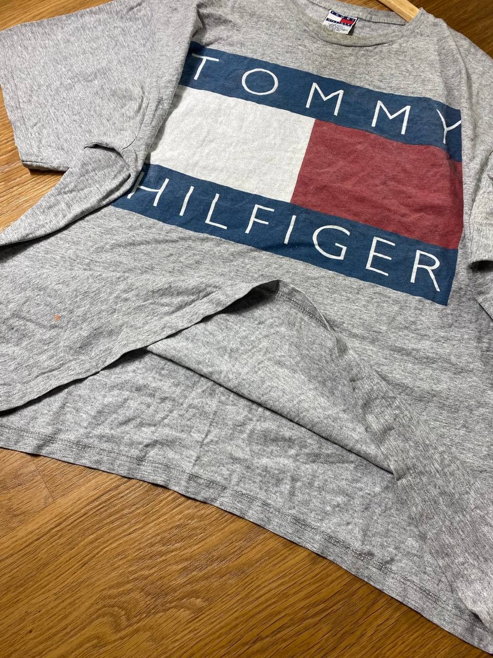 Tommy Hilfiger × Vintage Tommy Hilfiger vintage big logo t-shirt size XL made in USA Size US XL / EU 56 / 4 - 13 Thumbnail