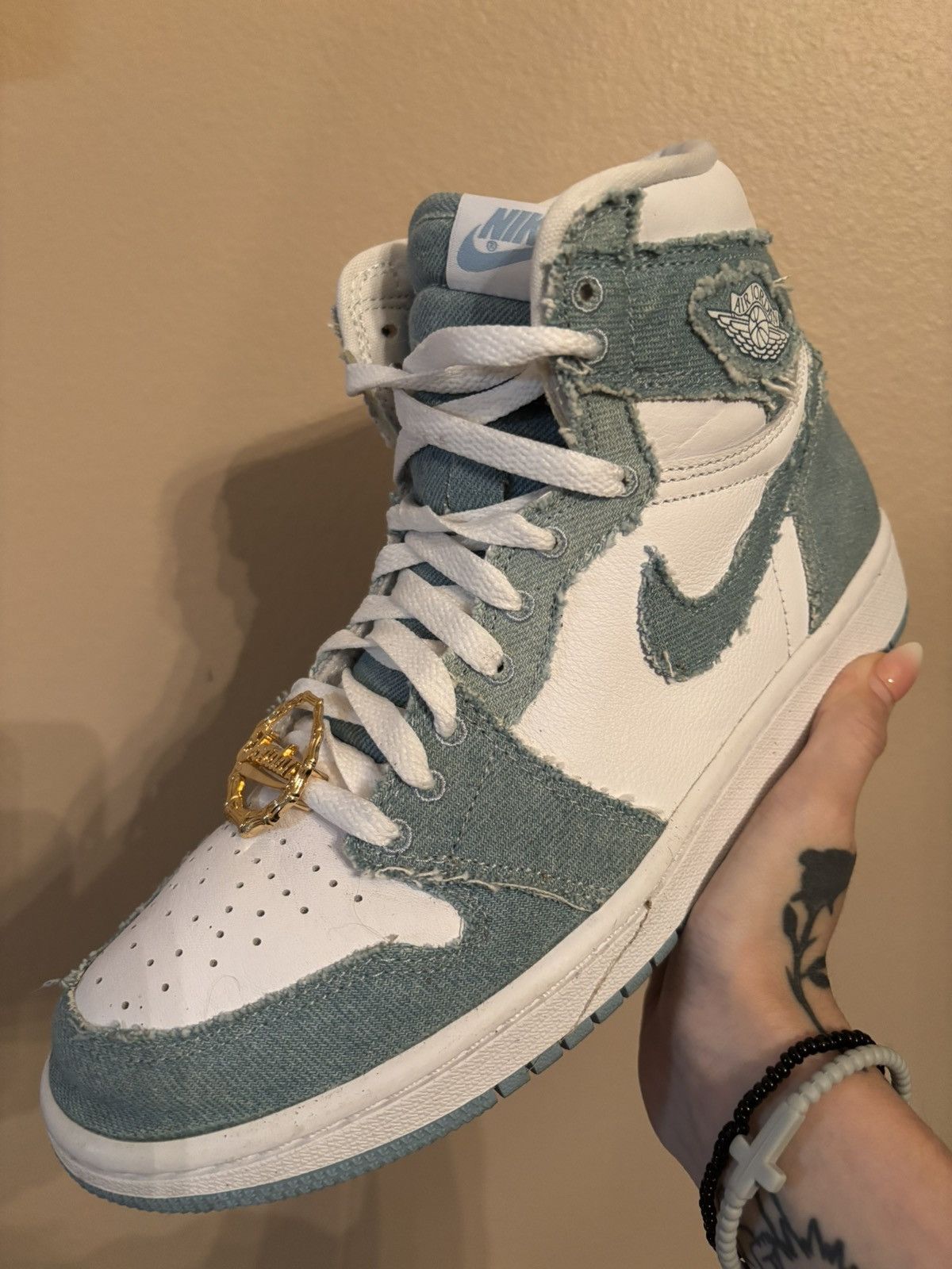 Jordan Brand Wmns Air Jordan 1 Retro High OG ‘Denim' Size US 8 / IT 38 - 1 Thumbnail