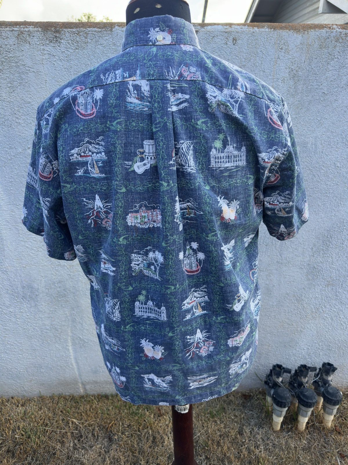 Reyn Spooner PreOwned Reyn Spooner Classic Blue Hawaiian Print Men's M Size US M / EU 48-50 / 2 - 2 Thumbnail