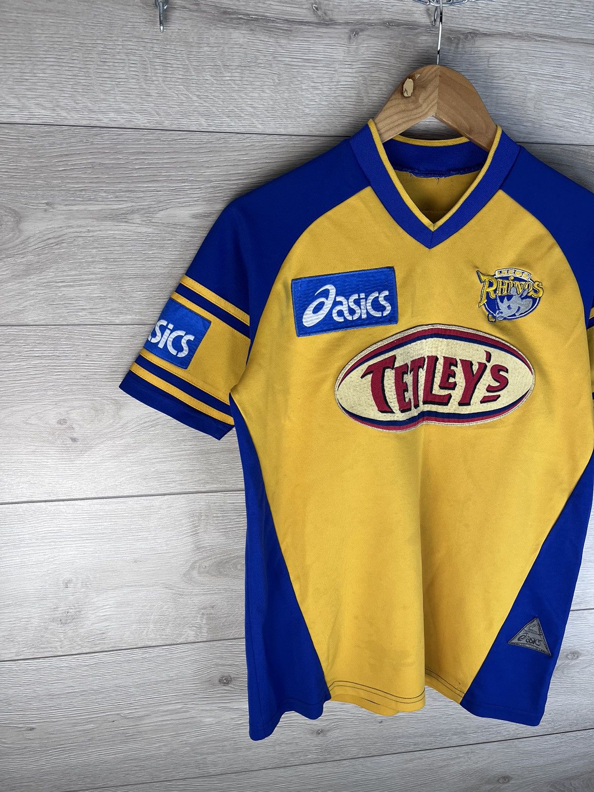 Asics Vintage rugby jersey ASICS Leeds Rhinos 03 y2k rare men’s Size US S / EU 44-46 / 1 - 2 Thumbnail