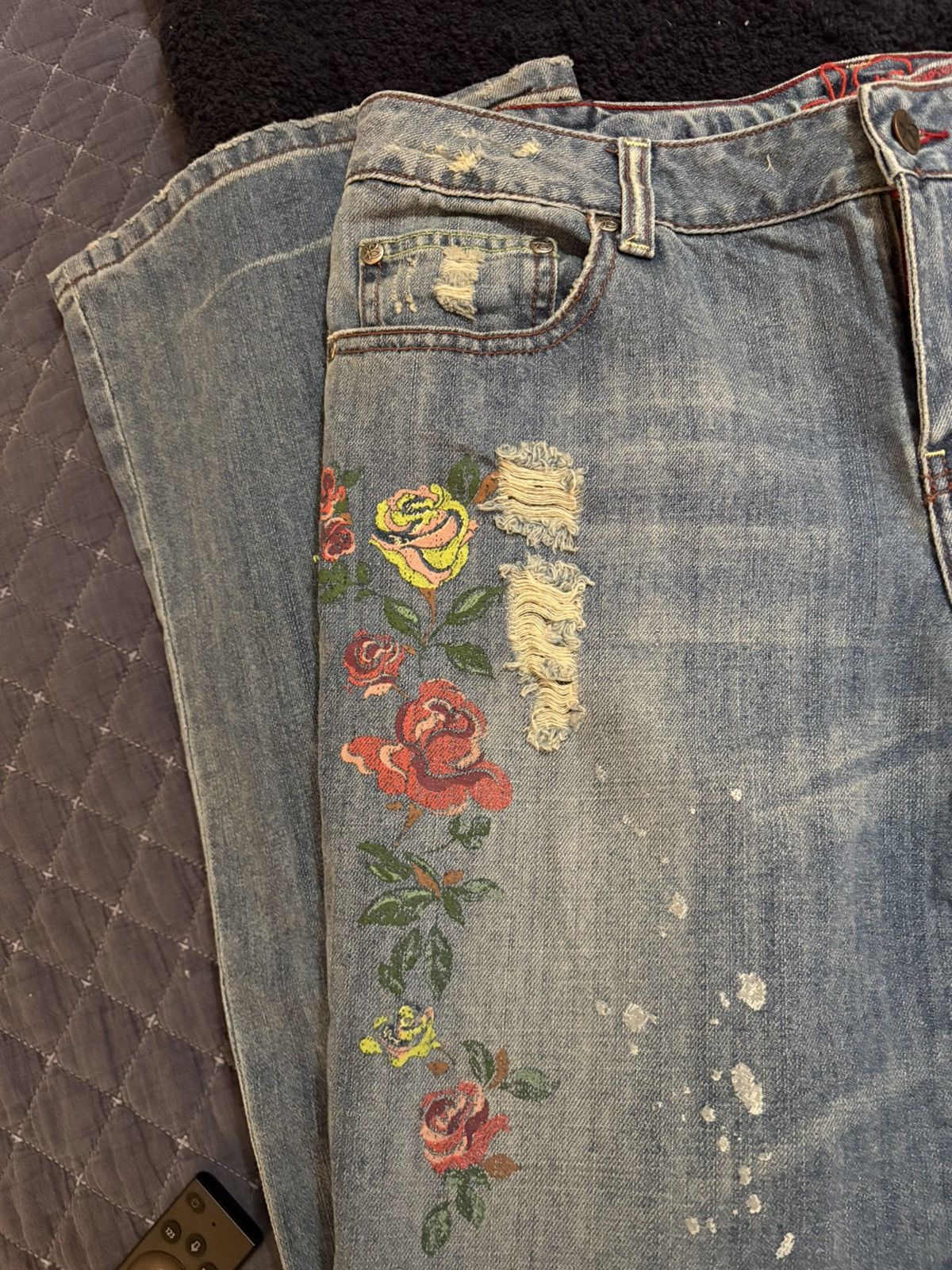 Jessica Simpson Jessica Simpson size 10 distressed denim jeans Size 32" / US 10 / IT 46 - 3 Thumbnail