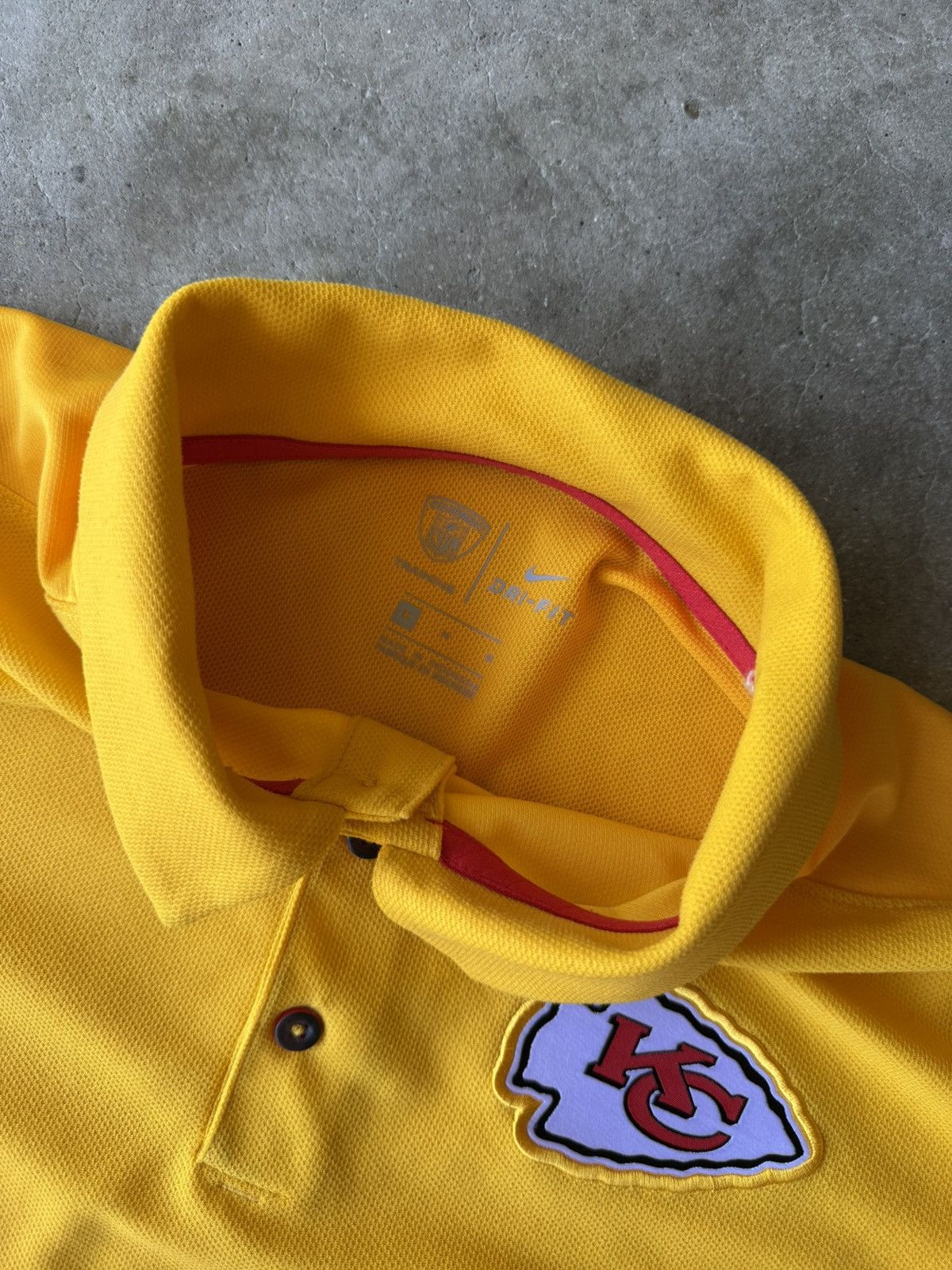 NFL × Vintage Kansas City Chiefs Polo Shirt Size Medium Size US M / EU 48-50 / 2 - 3 Thumbnail