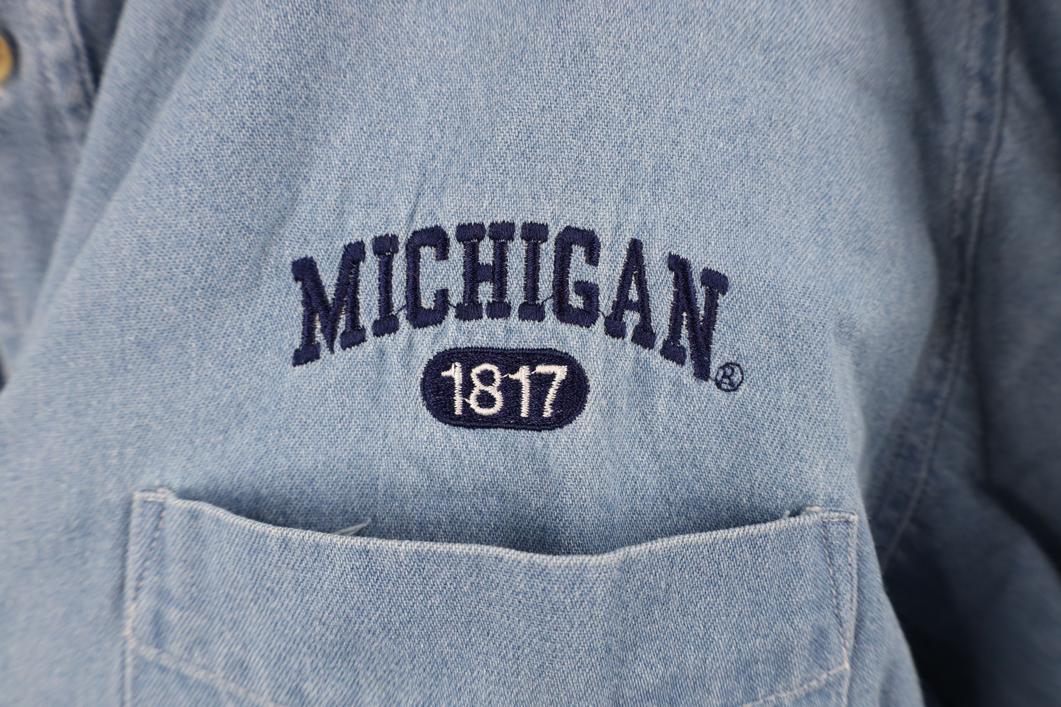 Vintage Vintage 90s Spell University of Michigan Denim Button Shirt Size US L / EU 52-54 / 3 - 4 Thumbnail