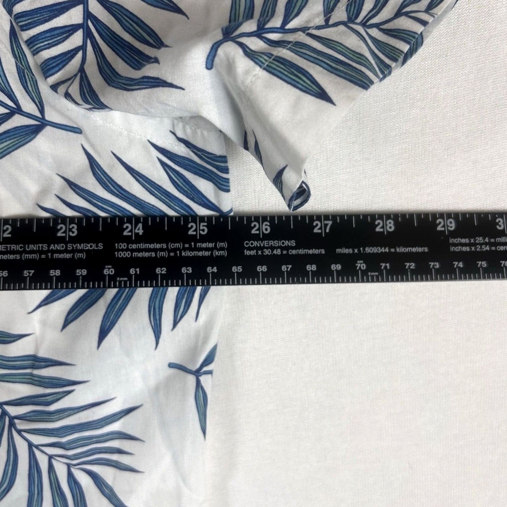 Old Navy Old Navy Button-Up Hawaiin Shirt Mens XL Resort Slim Jungle Cotton Tropical S/S Size US XL / EU 56 / 4 - 7 Thumbnail