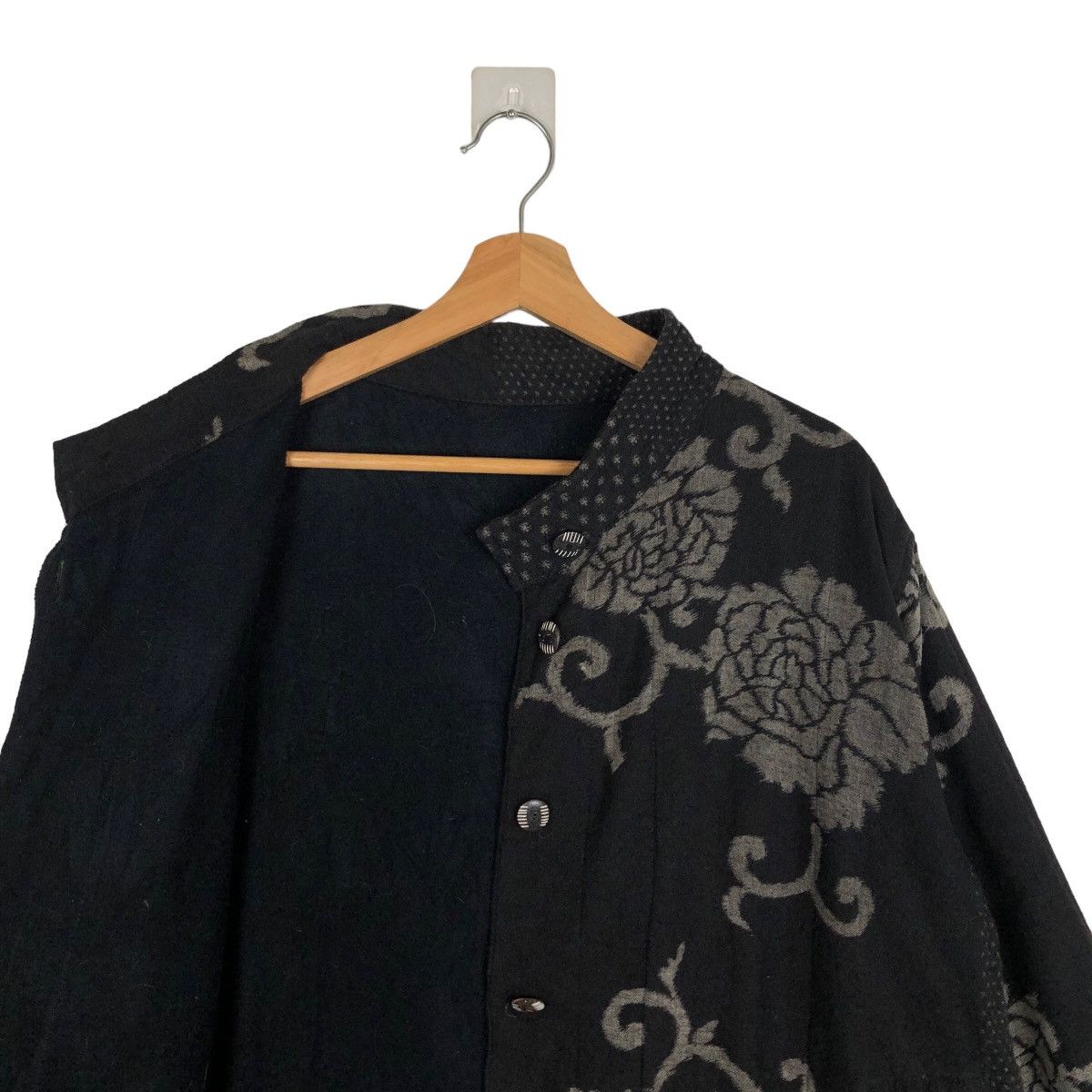 Japanese Brand VINTAGE ISSEY MIYAKE DESIGN WOOL FLORAL OVER PRINT Size US L / EU 52-54 / 3 - 9 Thumbnail