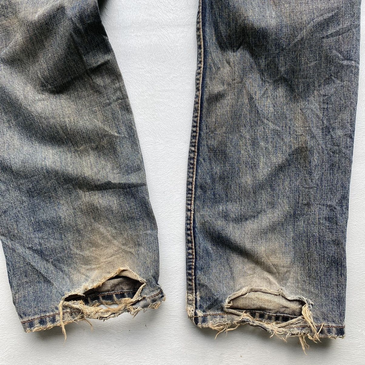 Levi's Levi’s 524 Distressed Denim Size 29 Size US 29 - 11 Thumbnail