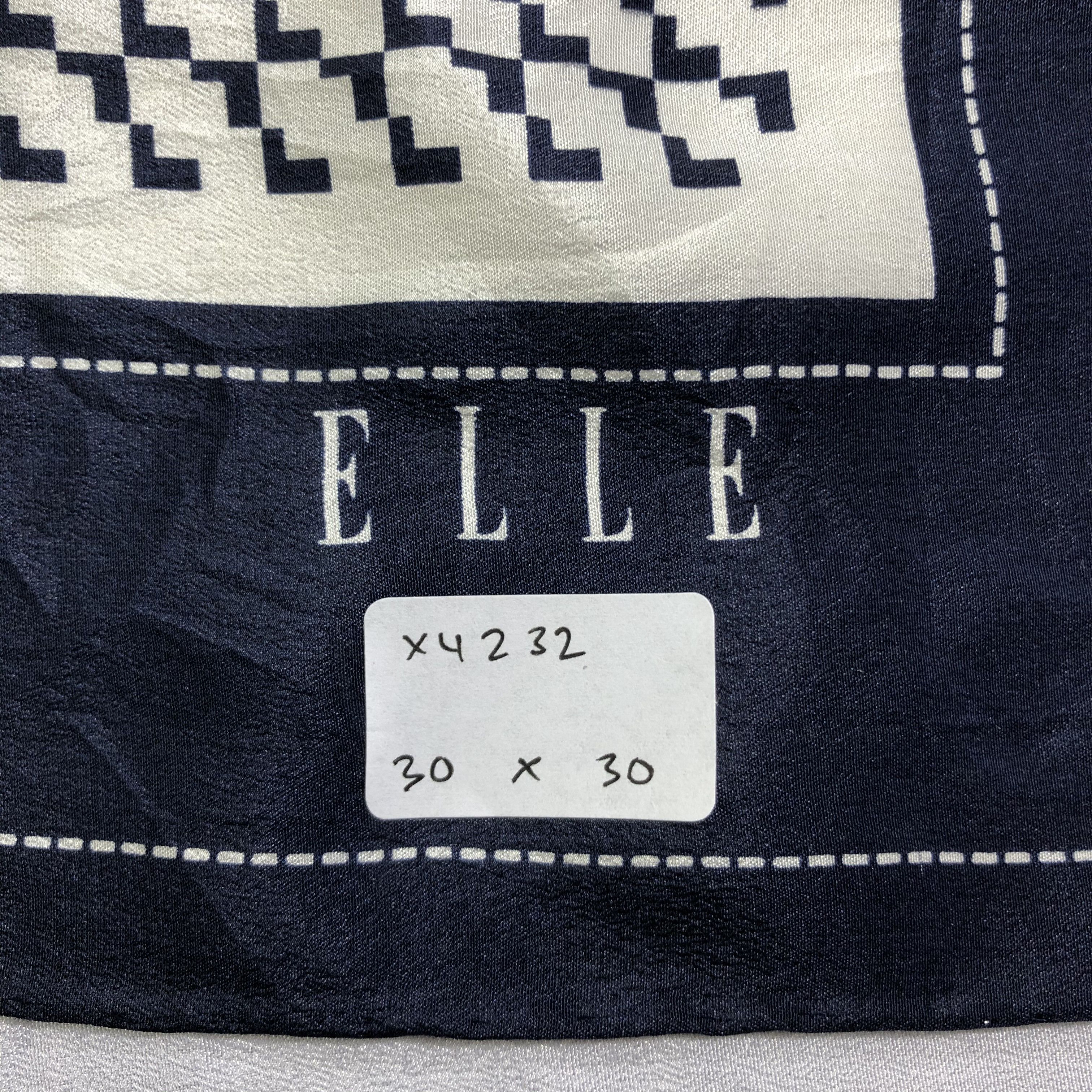 Vintage Vintage Elle Paris Silk Scarf Size ONE SIZE - 5 Thumbnail
