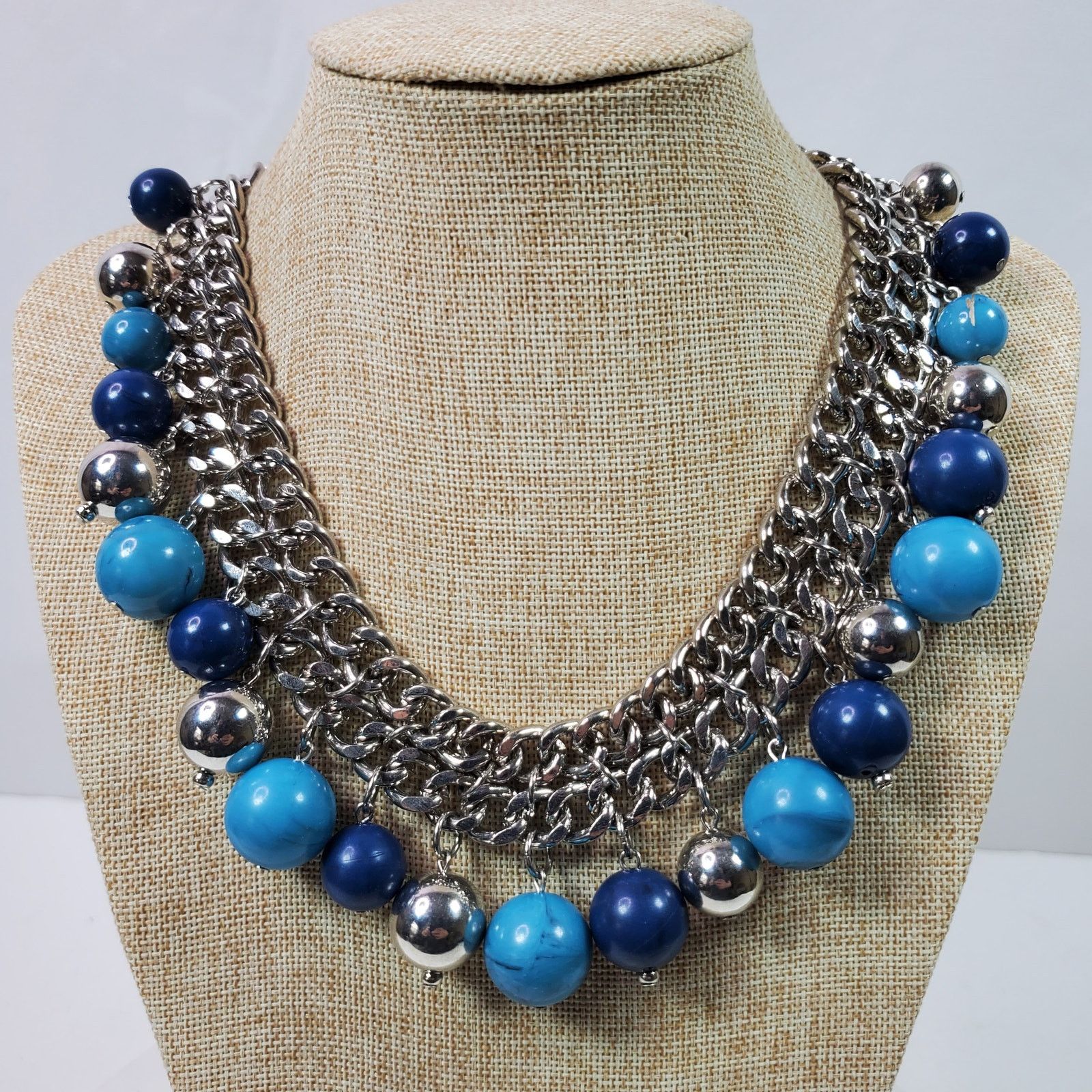 The Unbranded Brand Casual Career Chain Necklace 18 Inch Silver Tone w/ Blue Size ONE SIZE - 1 Thumbnail
