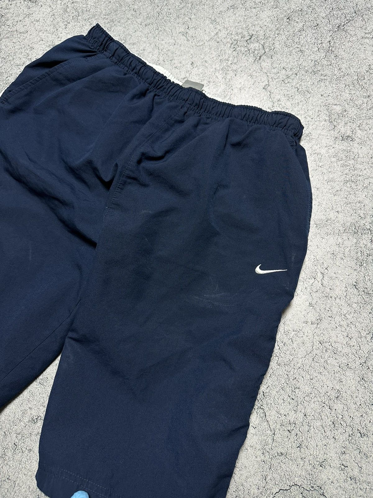 Vintage Vintage Nike Nylon Shorts Size M-L Y2K Swoosh Size US 32 / EU 48 - 9 Thumbnail
