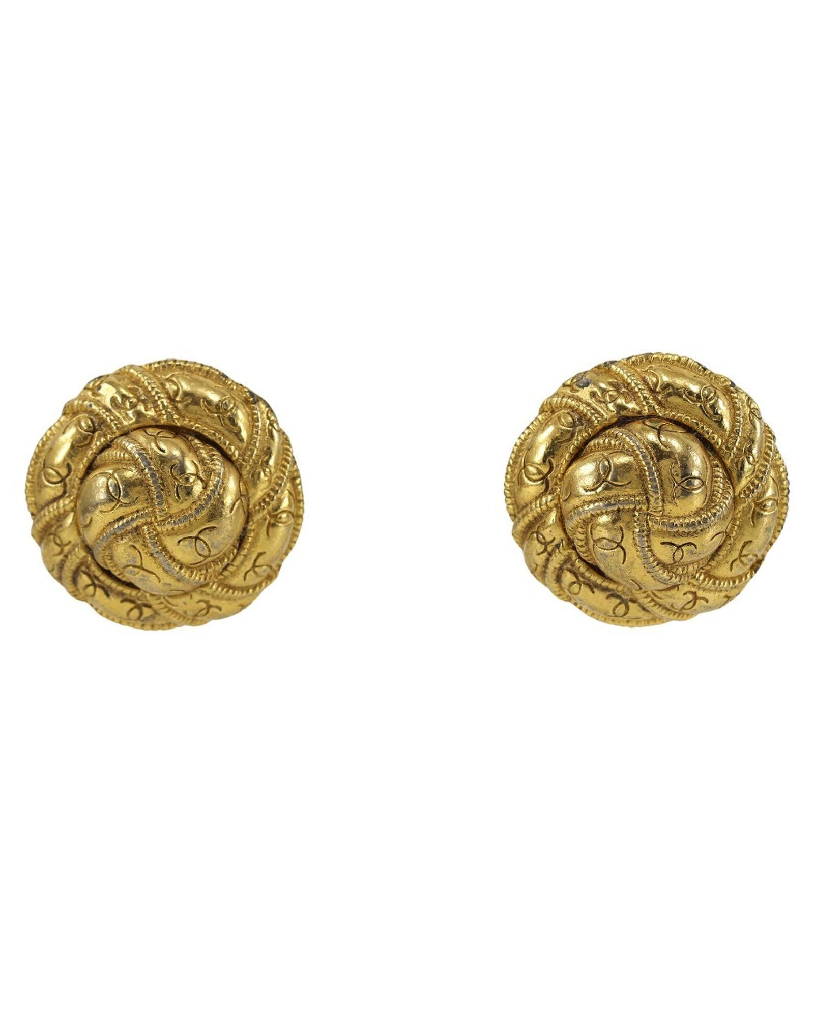 image of Chanel Gold Round Clip-On Earrings In Ab Condition, Women's