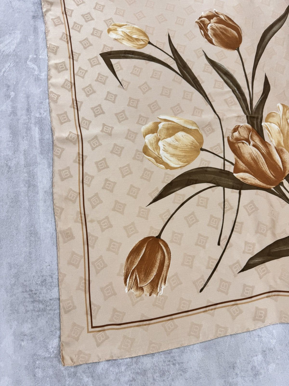 Other Vintage Laura di Laura Biagiotti Silk Scarf Floral 86x88 cm Size ONE SIZE - 4 Thumbnail