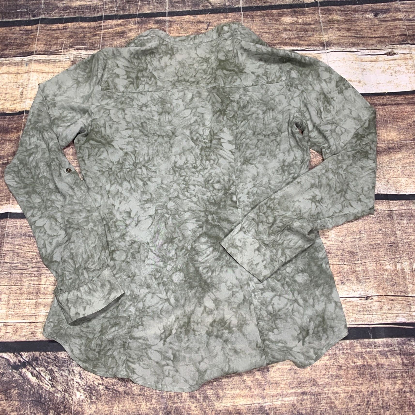Vintage Maurices Button-Up Shirt Women’s Long Sleeve V-Neck Green Tie Die, Size M, Casual, Rayon, Button Accents, Regular Fit, Womens Size M / US 6-8 / IT 42-44 - 5 Thumbnail