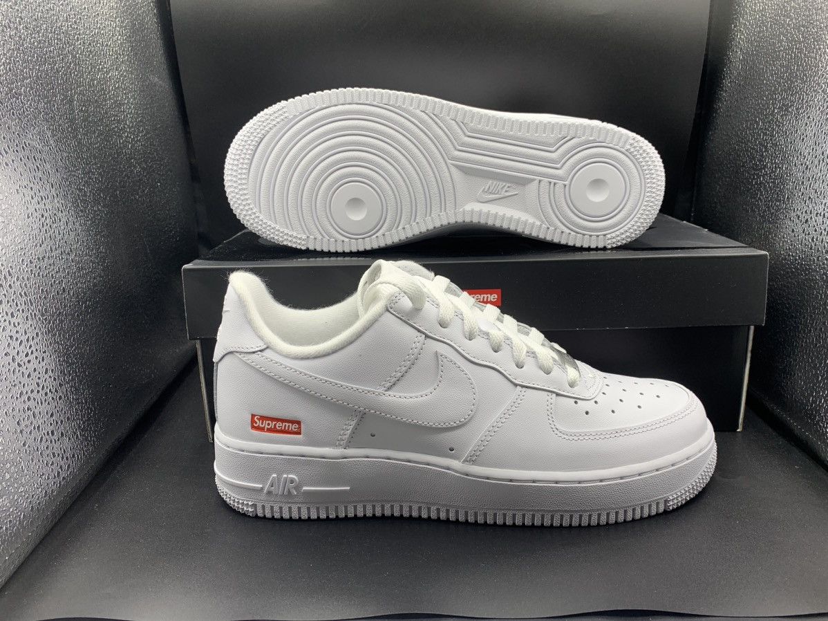 Supreme Supreme x Nike Air Force 1 Low - Size 7 | Grailed