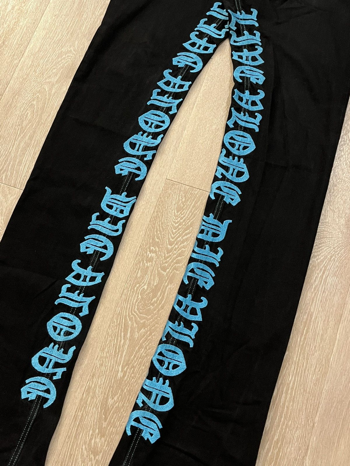 Vlone Vlone Blue Old English Denim Size US 32 / EU 48 - 4 Thumbnail