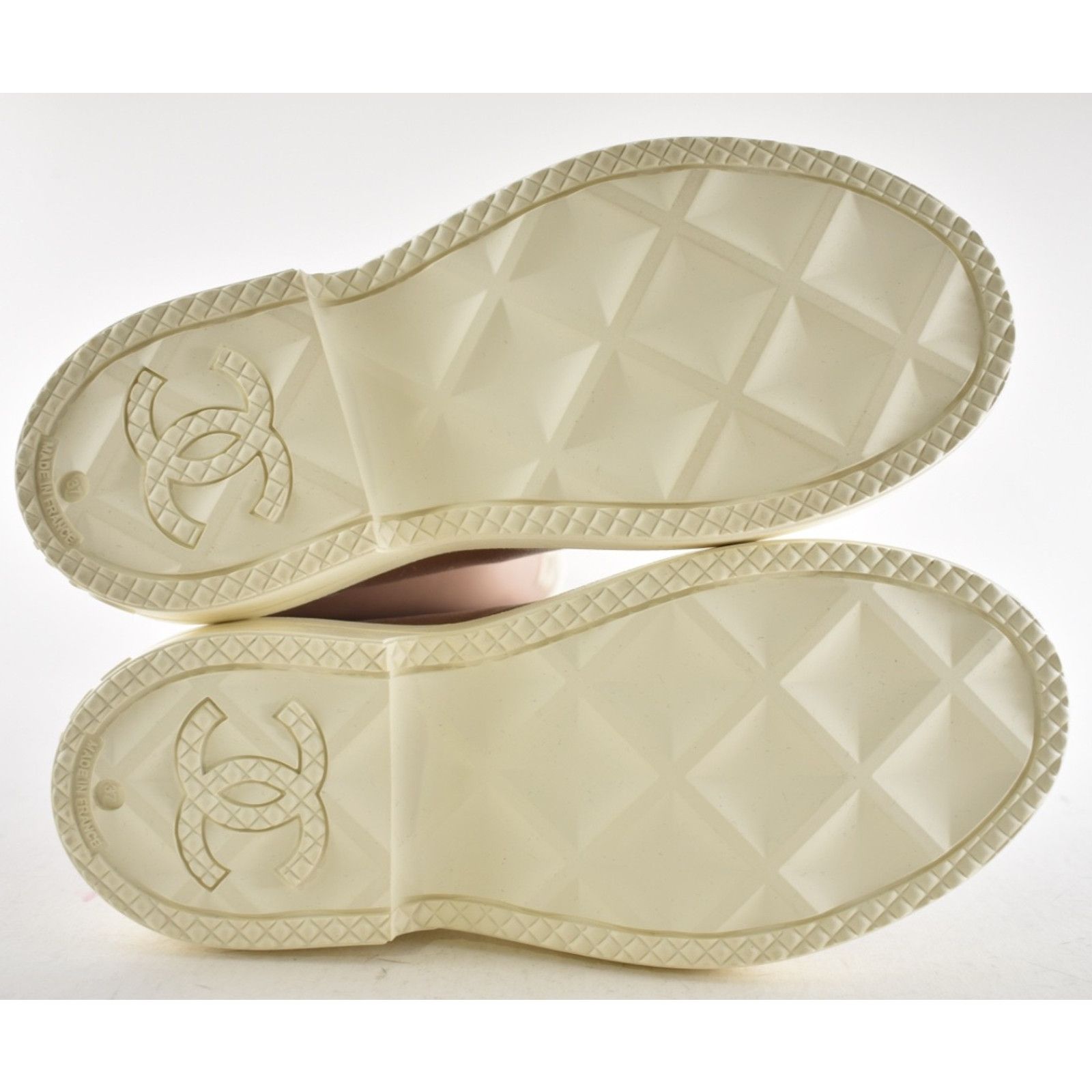Chanel Chanel 26C Beige White CC Logo Rubber Rain Boots 37 Size US 6 / IT 36 - 24 Thumbnail