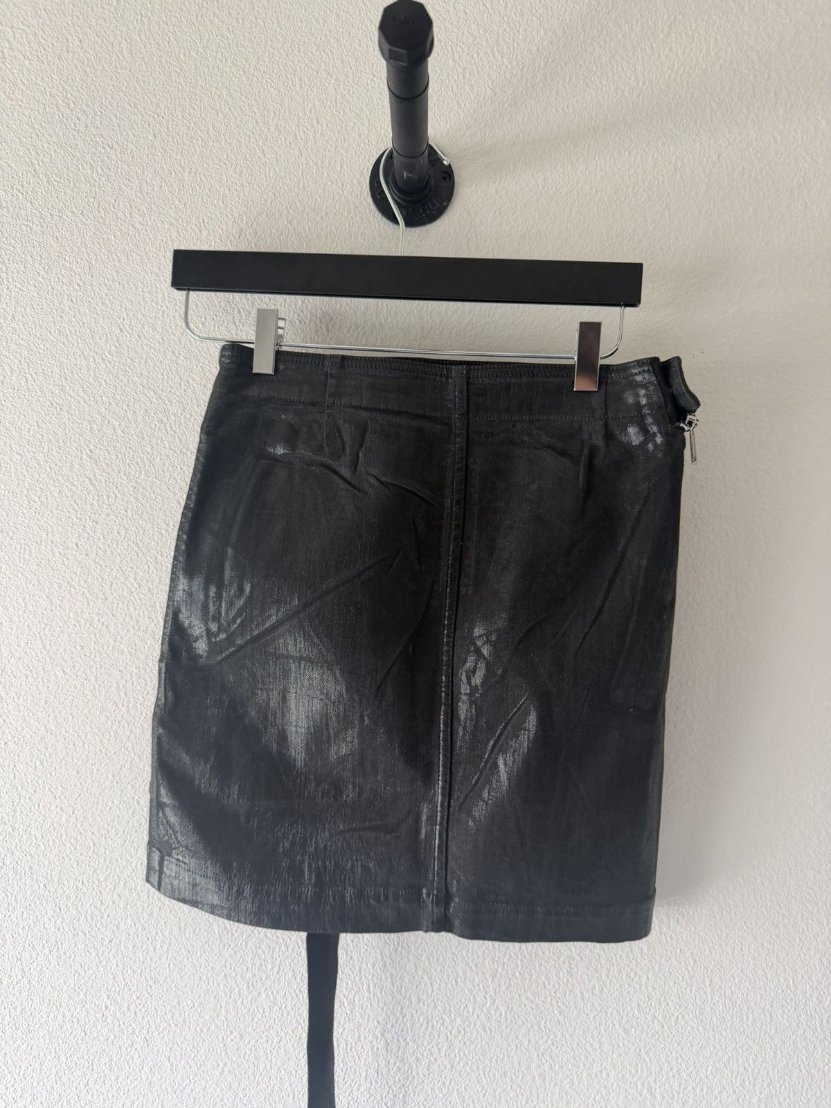 Rick Owens Foil Waxed Aircut Denim Skirt S Size 27" / US 4 / IT 40 - 3 Thumbnail