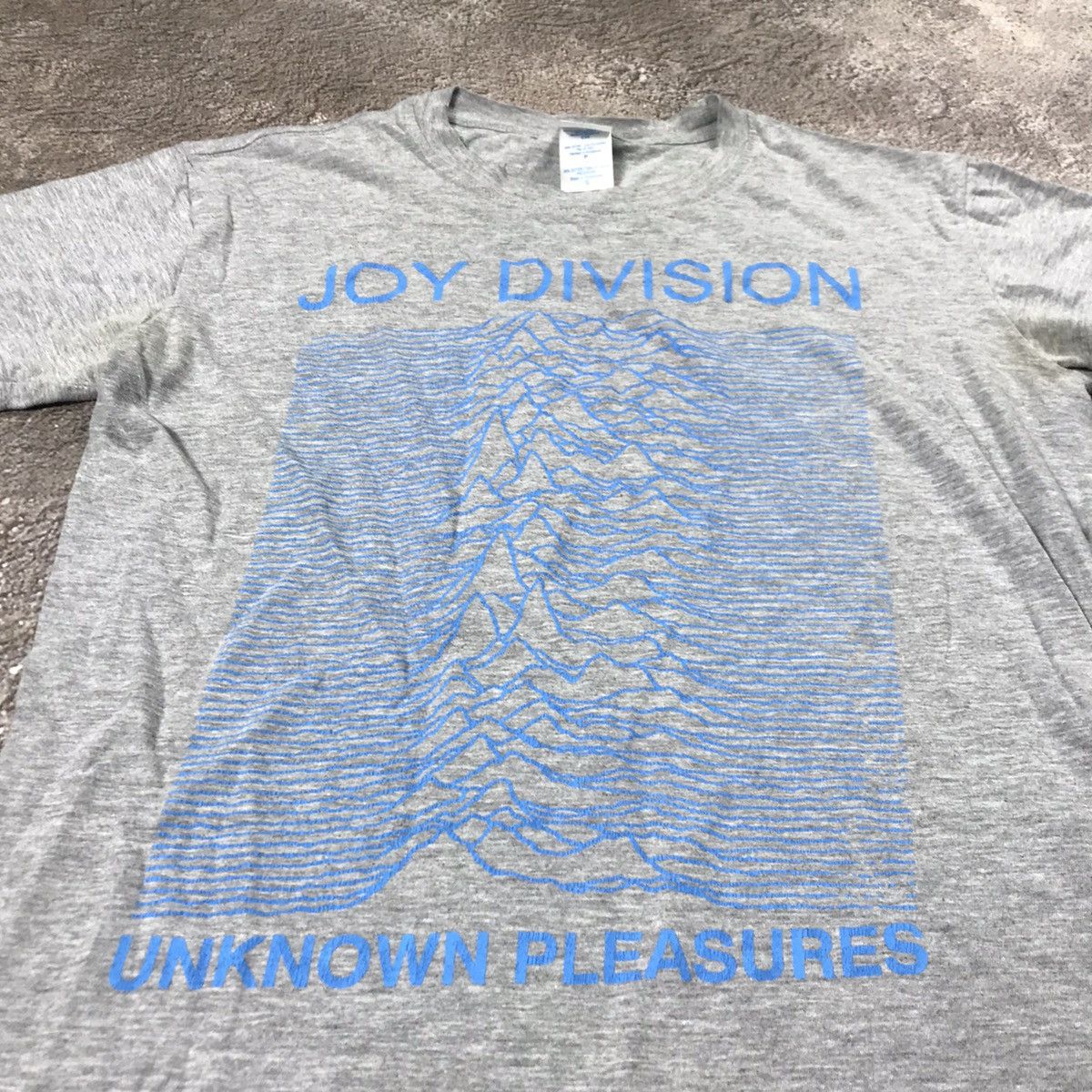 Vintage Vintage Y2K Joy Division Graphic Tee Sun Faded Grunge Slim S Size US S / EU 44-46 / 1 - 2 Thumbnail