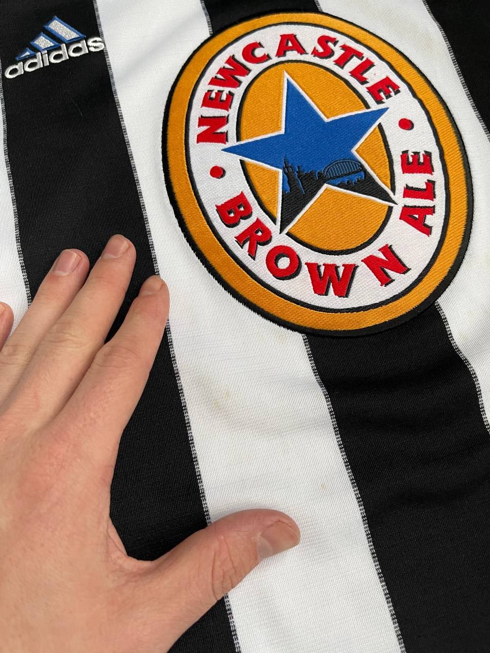 Adidas × Vintage NEWCASTLE UNITED 1999/2000 HOME SHIRT SOCCER JERSEY ADIDAS Size US XL / EU 56 / 4 - 16 Thumbnail