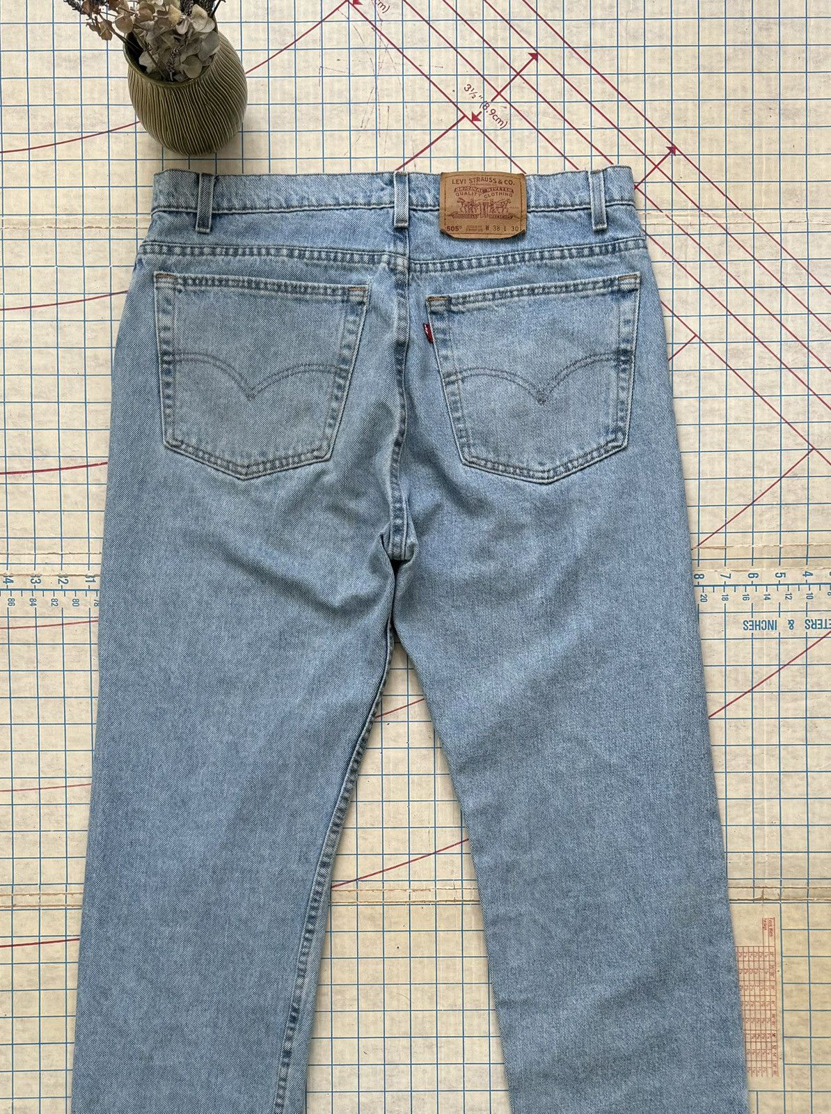 Levi's × Levi's Vintage Clothing × Vintage Levi’s 505 Light Stonewash Vintage Jeans Fits 36 Regular Fit Size US 36 / EU 52 - 11 Thumbnail