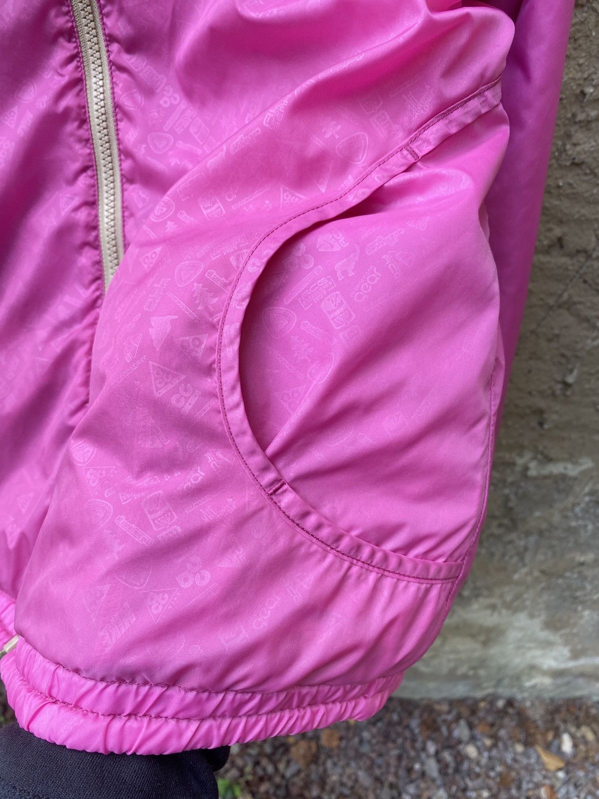 Nike ACG Vintage Nike ACG Jacket Pink Y2K like Arc’teryx Size XL / US 12-14 / IT 48-50 - 4 Thumbnail