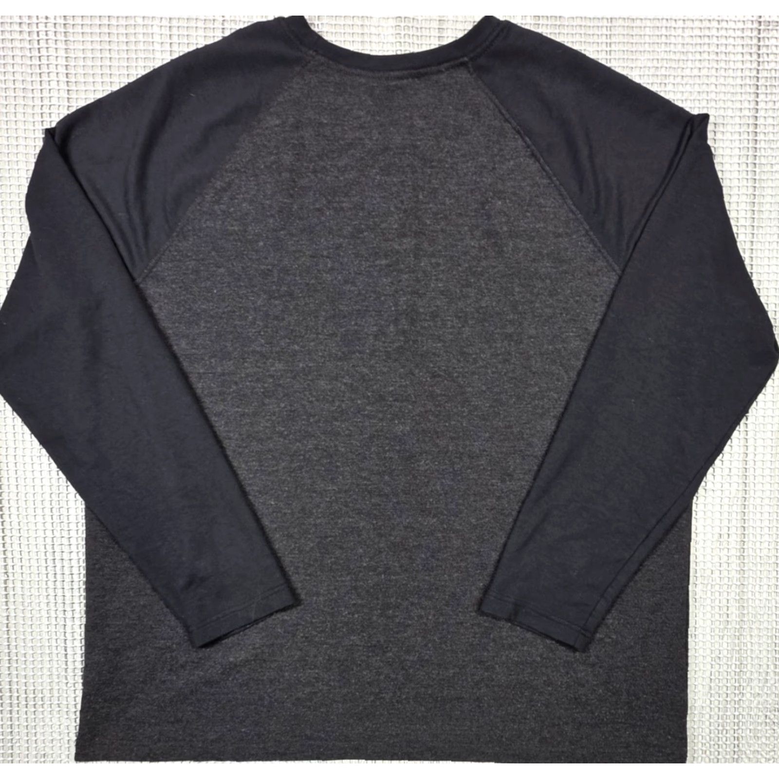 Orvis Orvis Shirt Men’s Crew Neck Raglan Long Sleeve T-shirt Two Tone Gray/Black Men’s 2XL Size US XXL / EU 58 / 5 - 6 Thumbnail