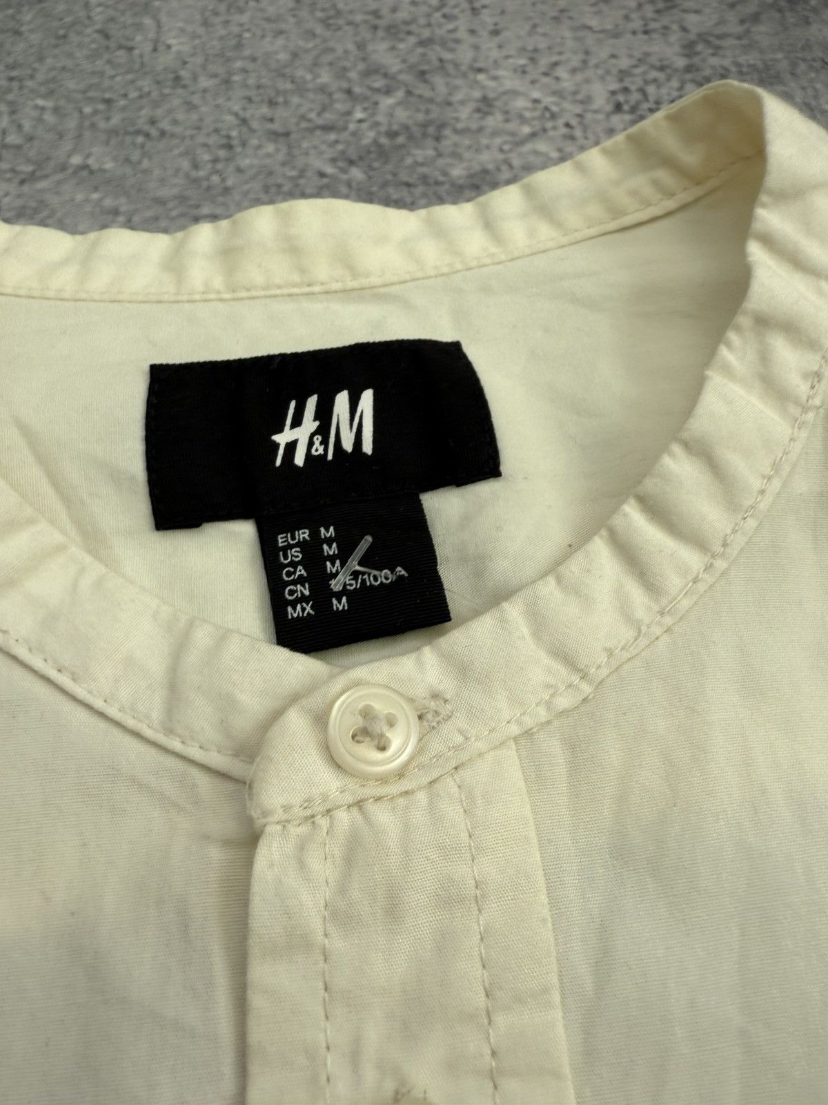 H&M The Weeknd x H&M shirt size M Size US M / EU 48-50 / 2 - 4 Thumbnail