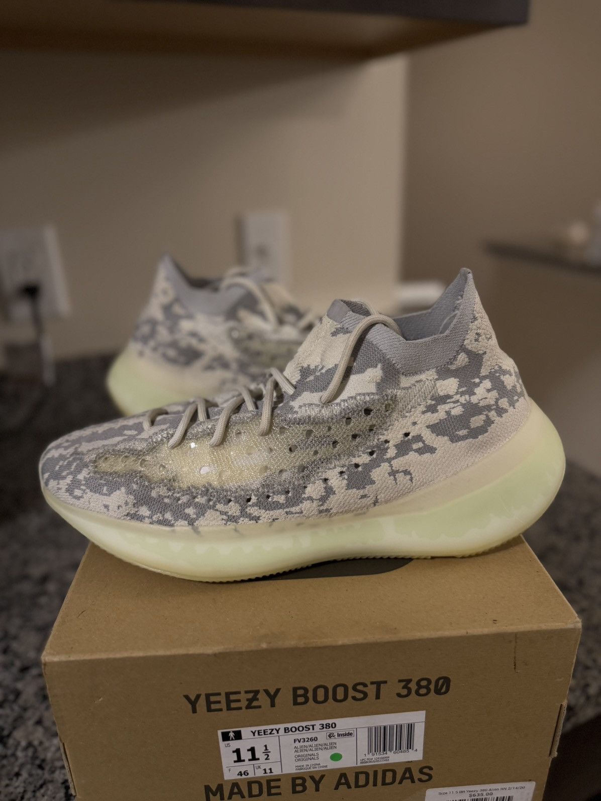 Adidas × Yeezy Yeezy 380 Alien Size 11.5 W BOX Clean Size US 11.5 / EU 44-45 - 1 Thumbnail