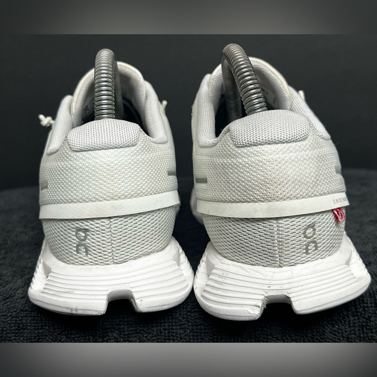 On ON Running Women's Cloud 5 Ice White Size 8.5 Running Shoes Size US 8.5 / IT 38.5 - 7 Thumbnail