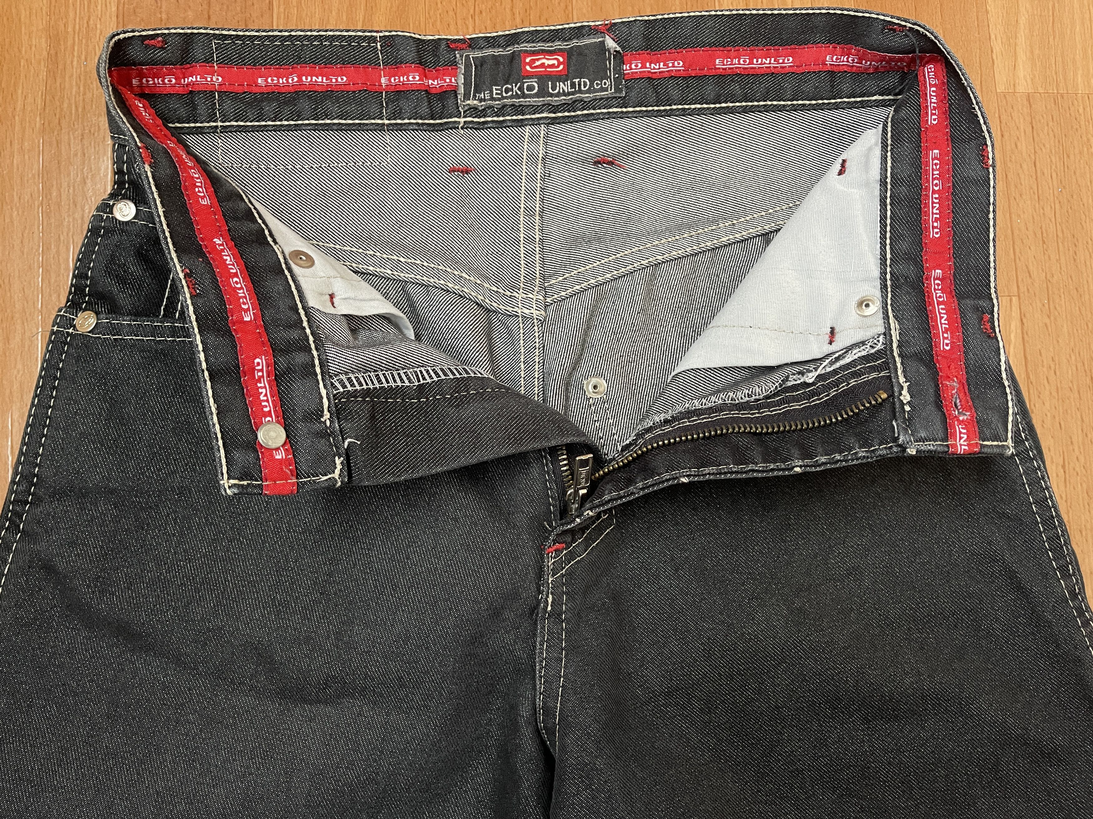Ecko Unltd. Ecko Unltd jeans shorts, shiny silver vintage baggy 90s 26 Size US 26 / EU 42 - 13 Thumbnail
